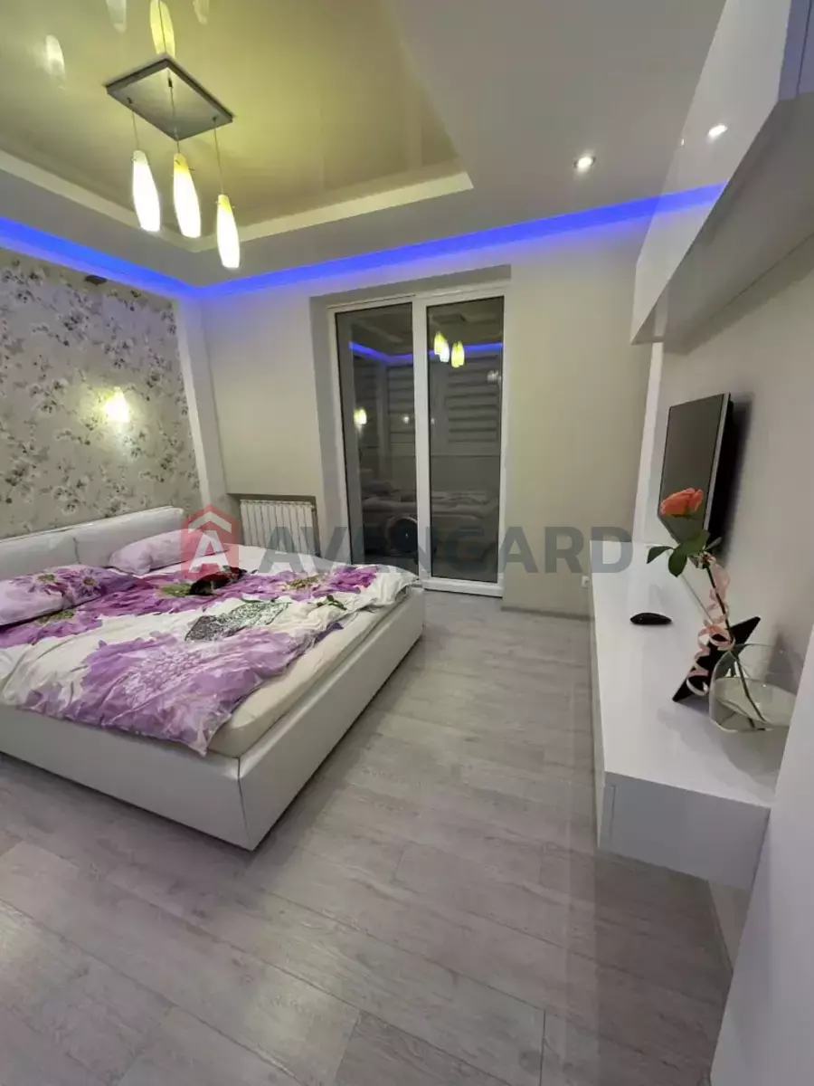 4 ��. ��������, 108/100/- ��. �., 8/17 ������ ���� 2