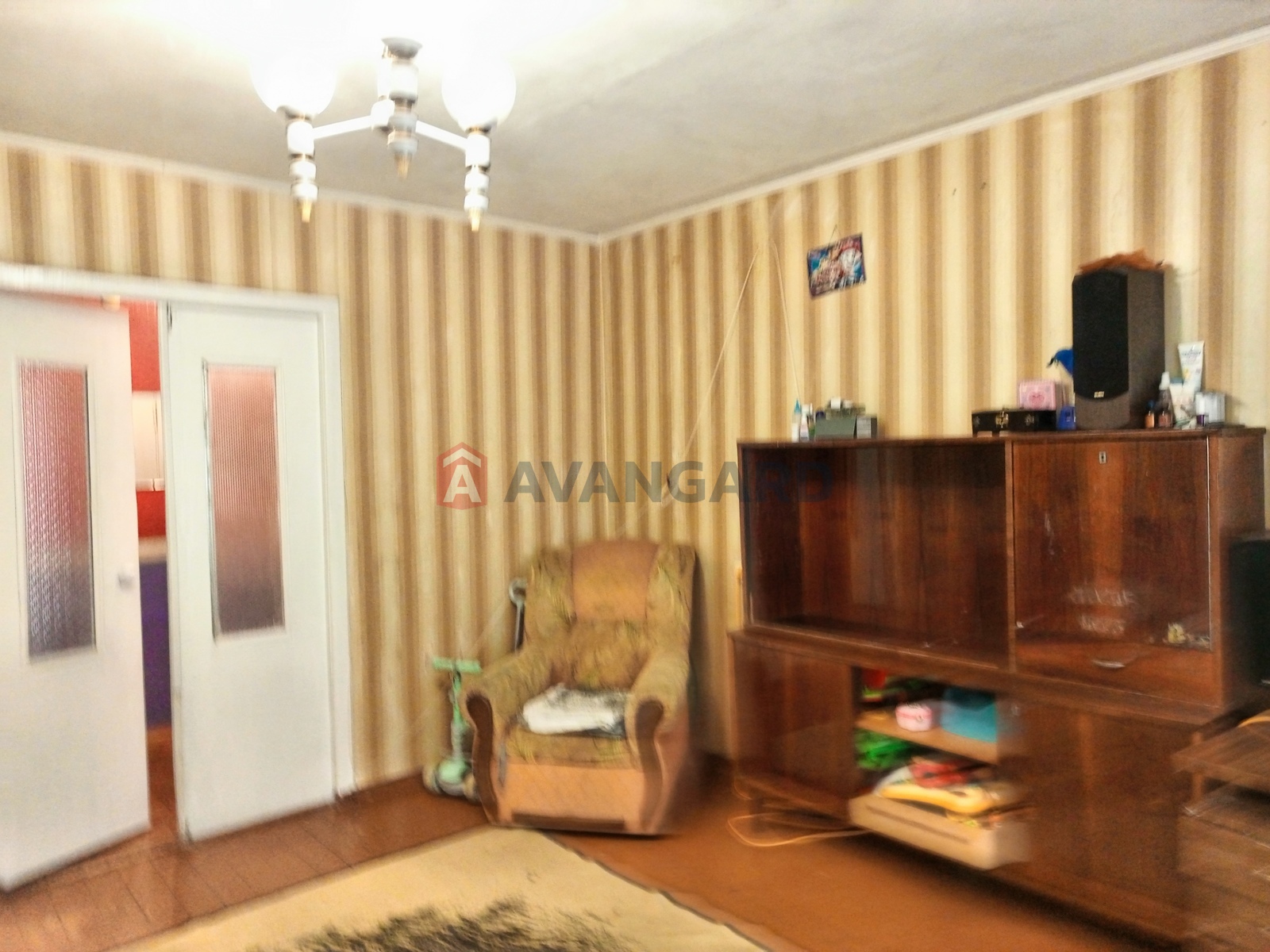 4 ����. ��������, 82/51/7 ��. �., 4/9 ���� ���� 3