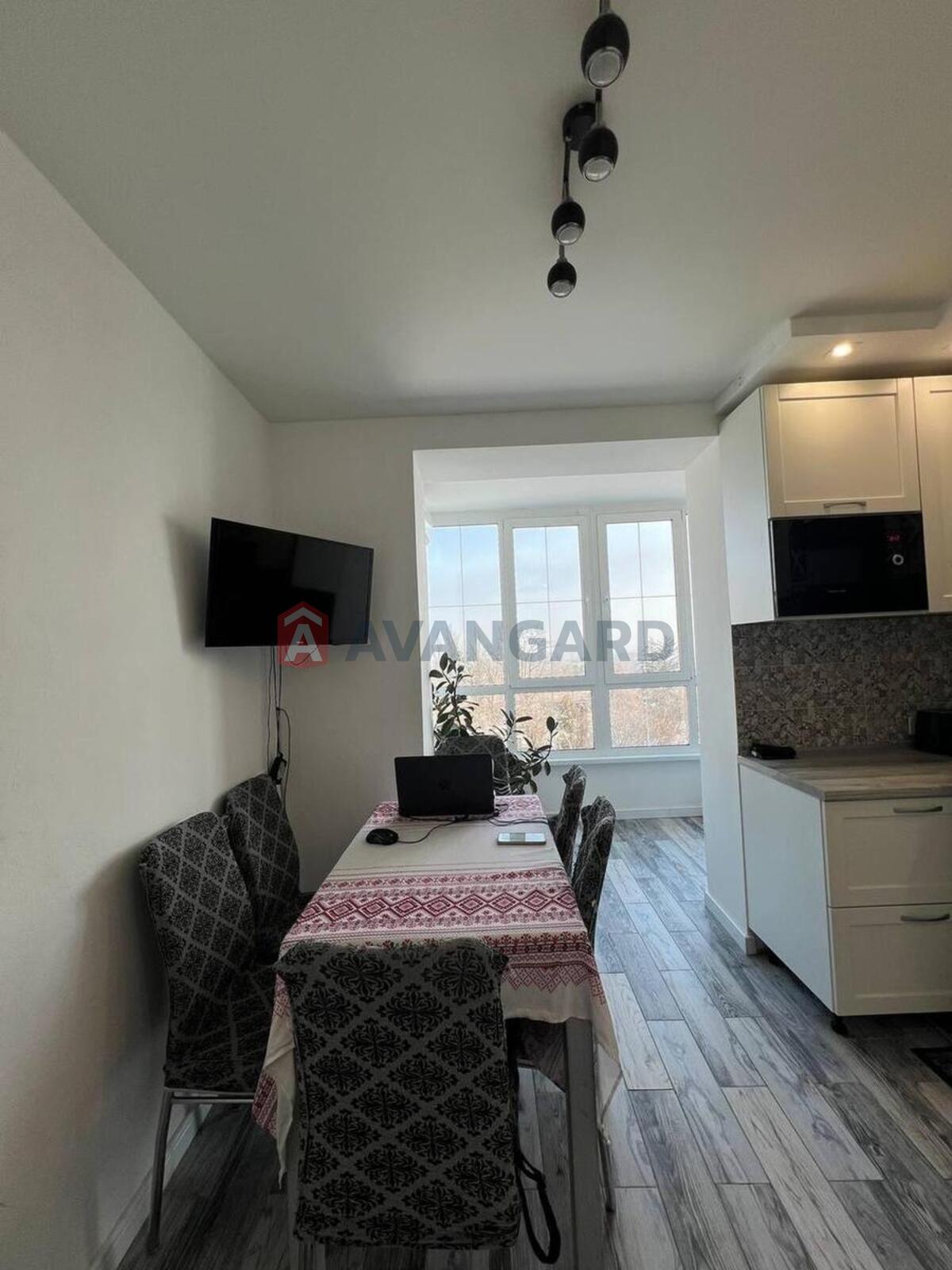 2 ��. ��������, 63/33/11 ��. �., 6/7 ������ ���� 3