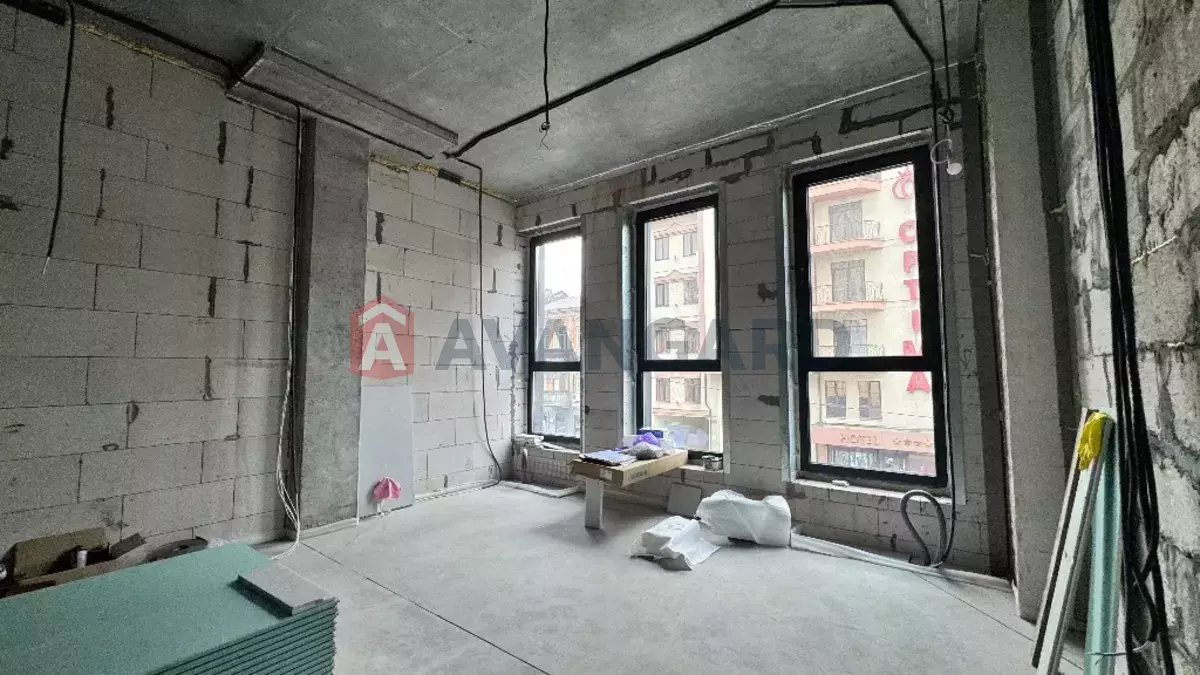 3 ��. ��������, 100/-/- ��. �., 2/5 ������ ���� 11