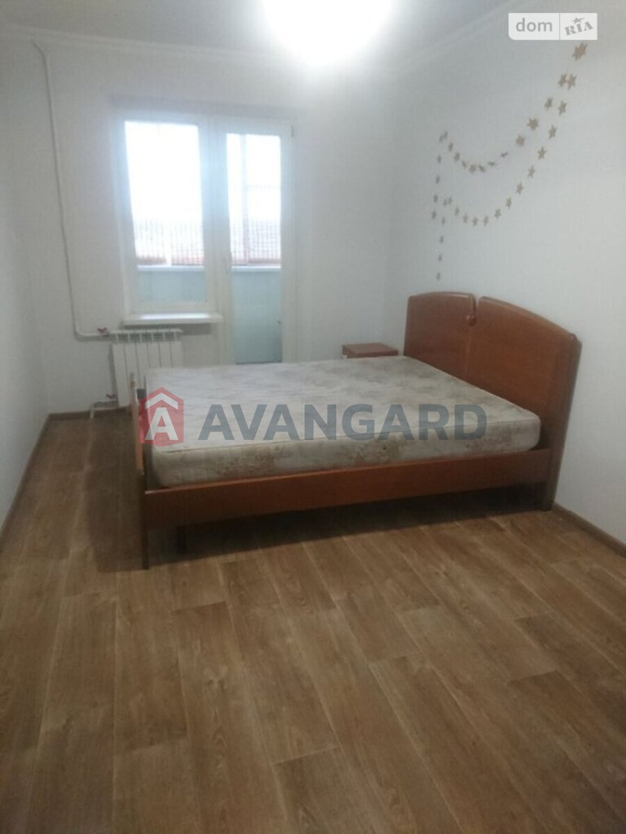 3 ��. ��������, 65/38/10 ��. �., 3/9 ������ ���� 11