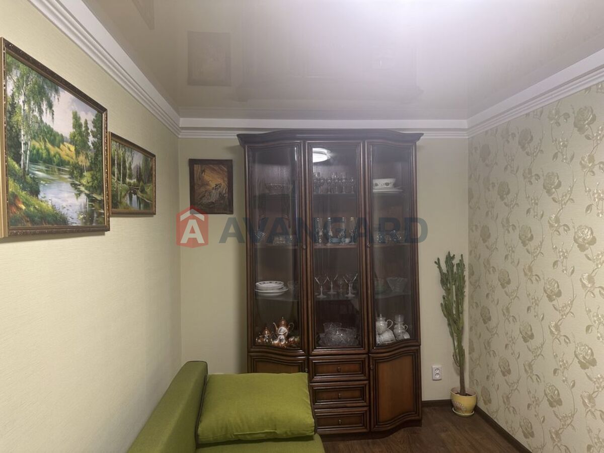 3 ��. ��������, 54/-/7 ��. �., 3/5 ������ ���� 19