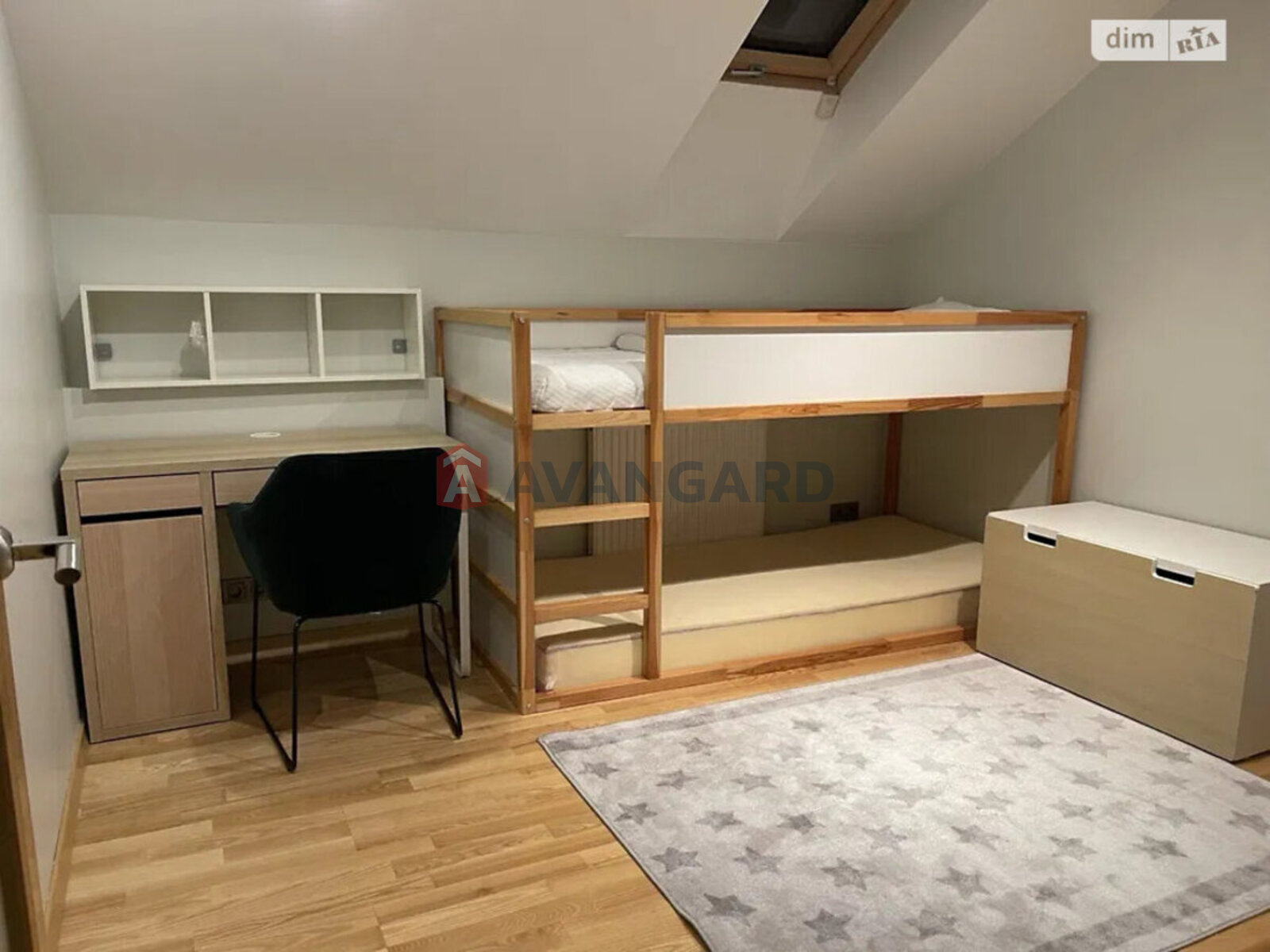 3 ��. ��������, 105/-/20 ��. �., 10/11 ������ ���� 5