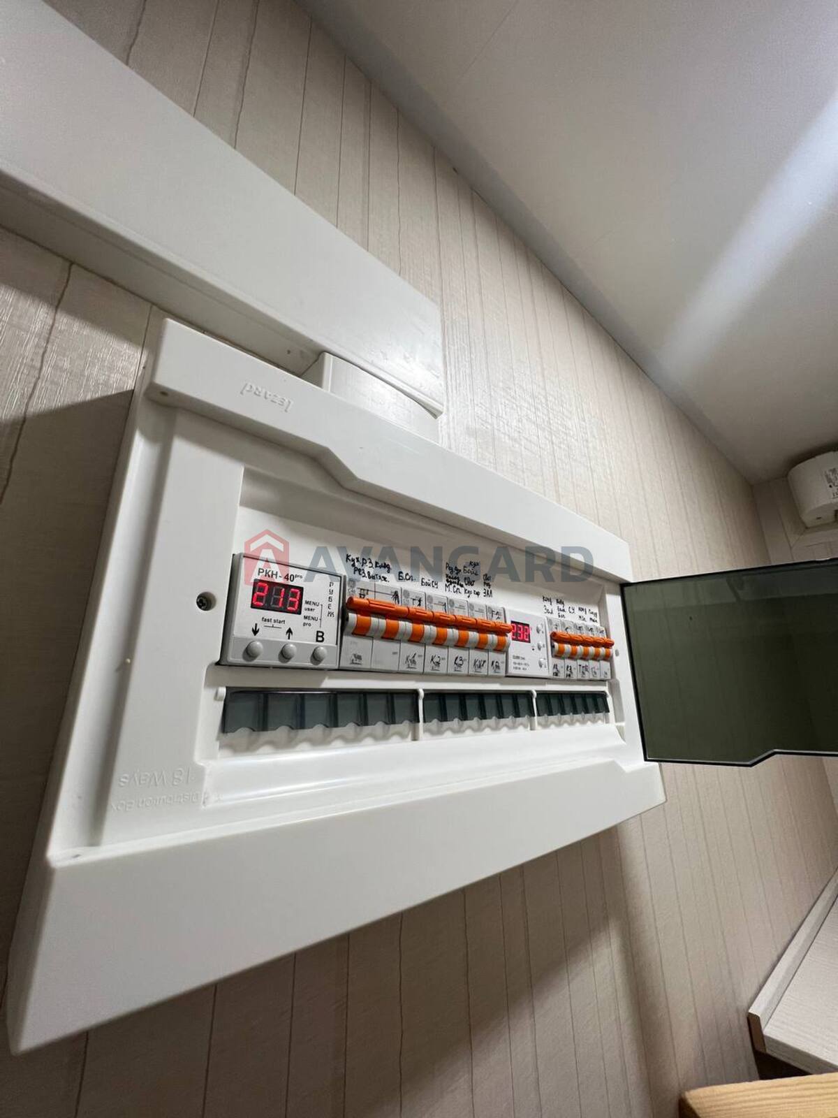 3 ��. ��������, 65/40/8 ��. �., 9/9 ������ ���� 16