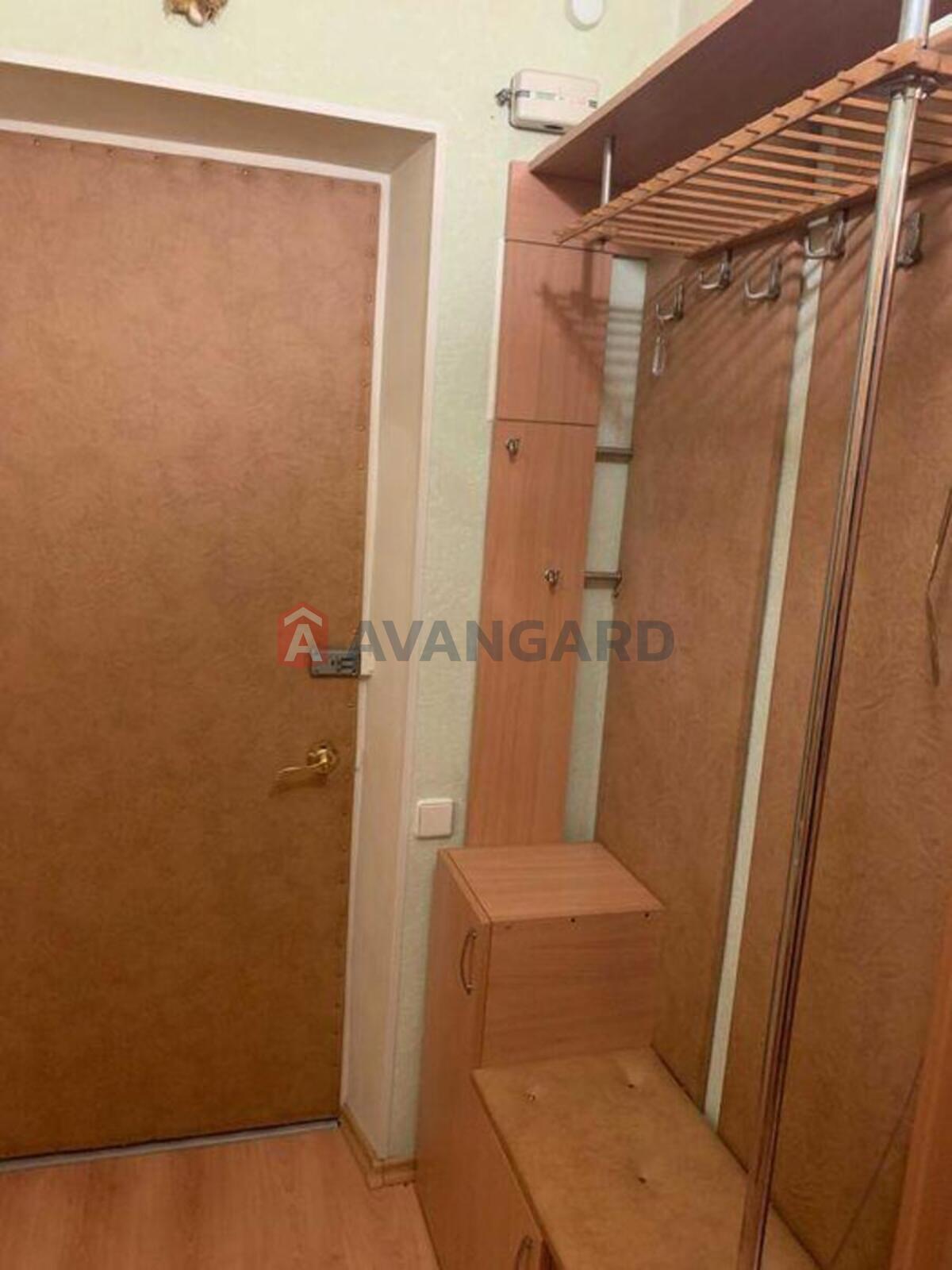 1 ��. ��������, 30/-/6 ��. �., 4/5 ������ ���� 22