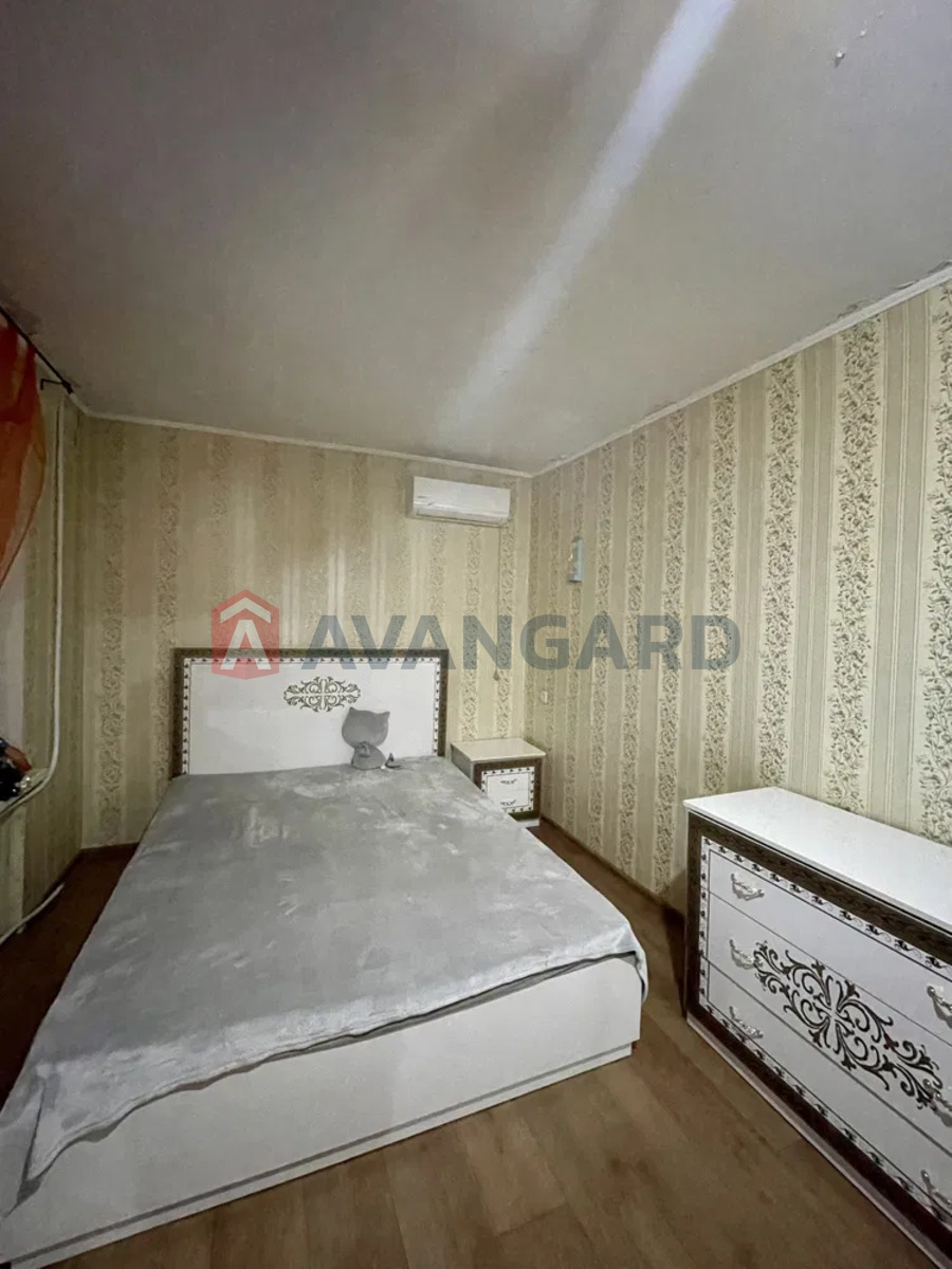 3 . , 69/37/7 . ., 8/9   3