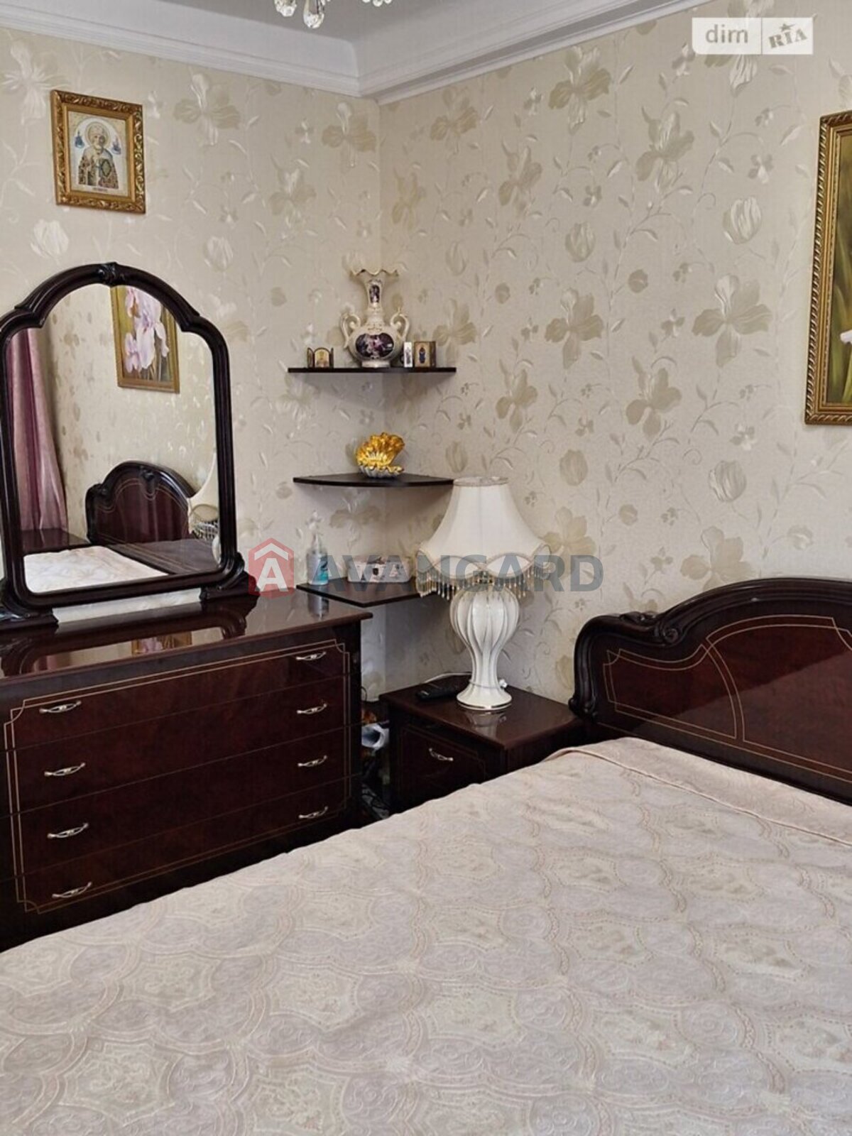 3 ����. ��������, 67/45/7 ��. �., 7/9 ���� ���� 18