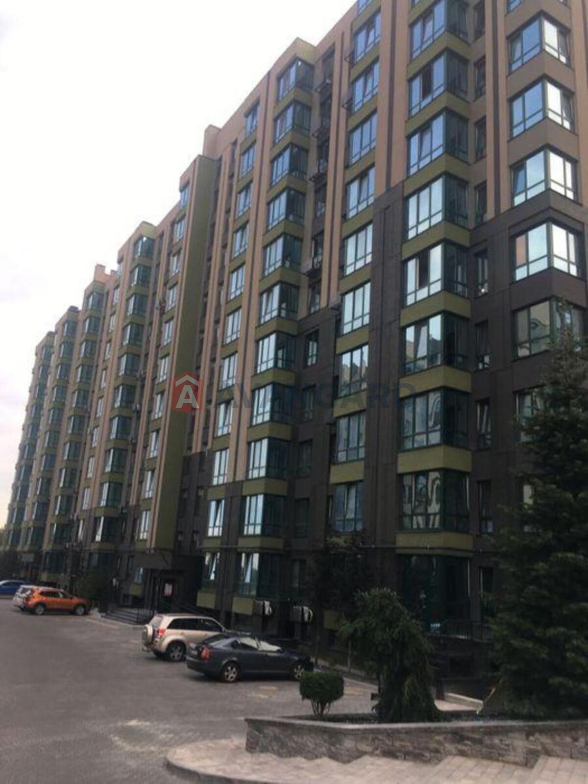 1 ��. ��������, 38/-/10 ��. �., 7/10 ������ ���� 4