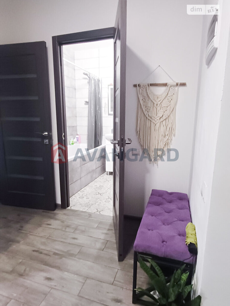 1 ����. ��������, 48/18/14 ��. �., 3/12 ���� ���� 3