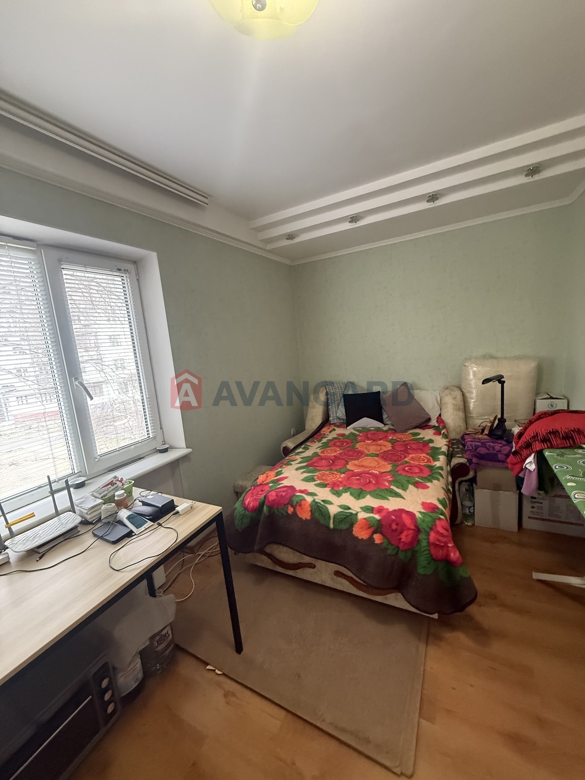 2 ��. ��������, 44/-/8 ��. �., 2/5 ������ ���� 6