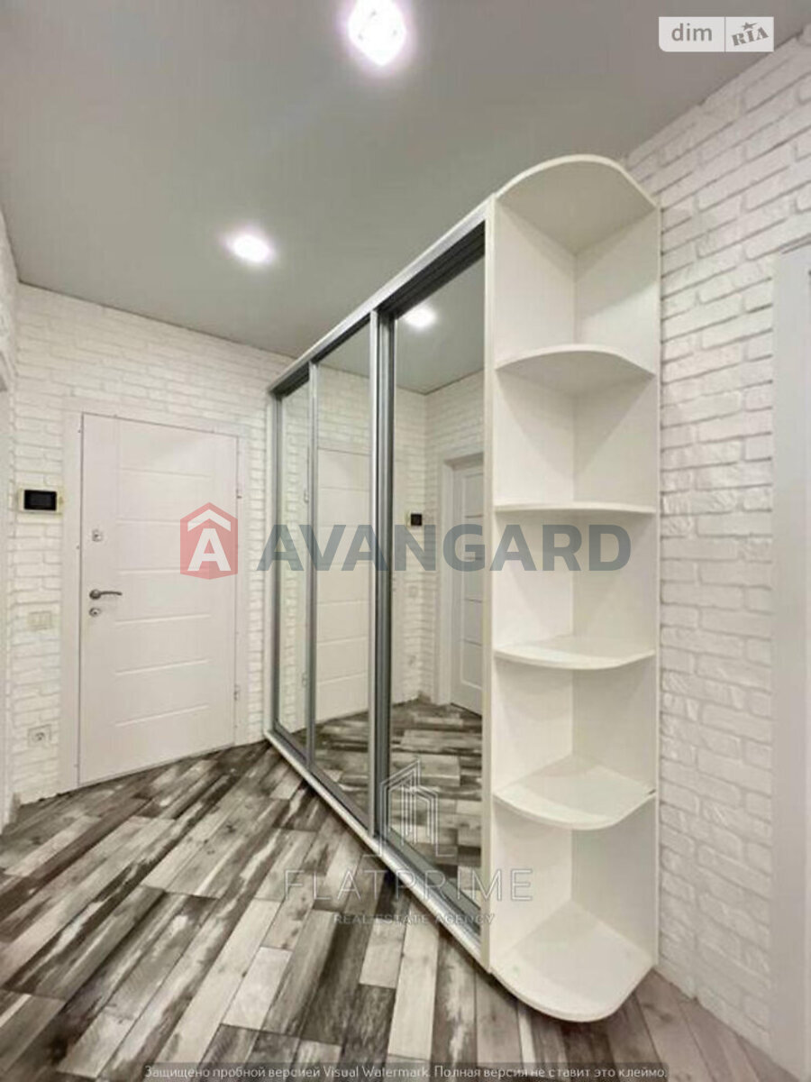 3 ��. ��������, 78/44/14 ��. �., 2/10 ������ ���� 18