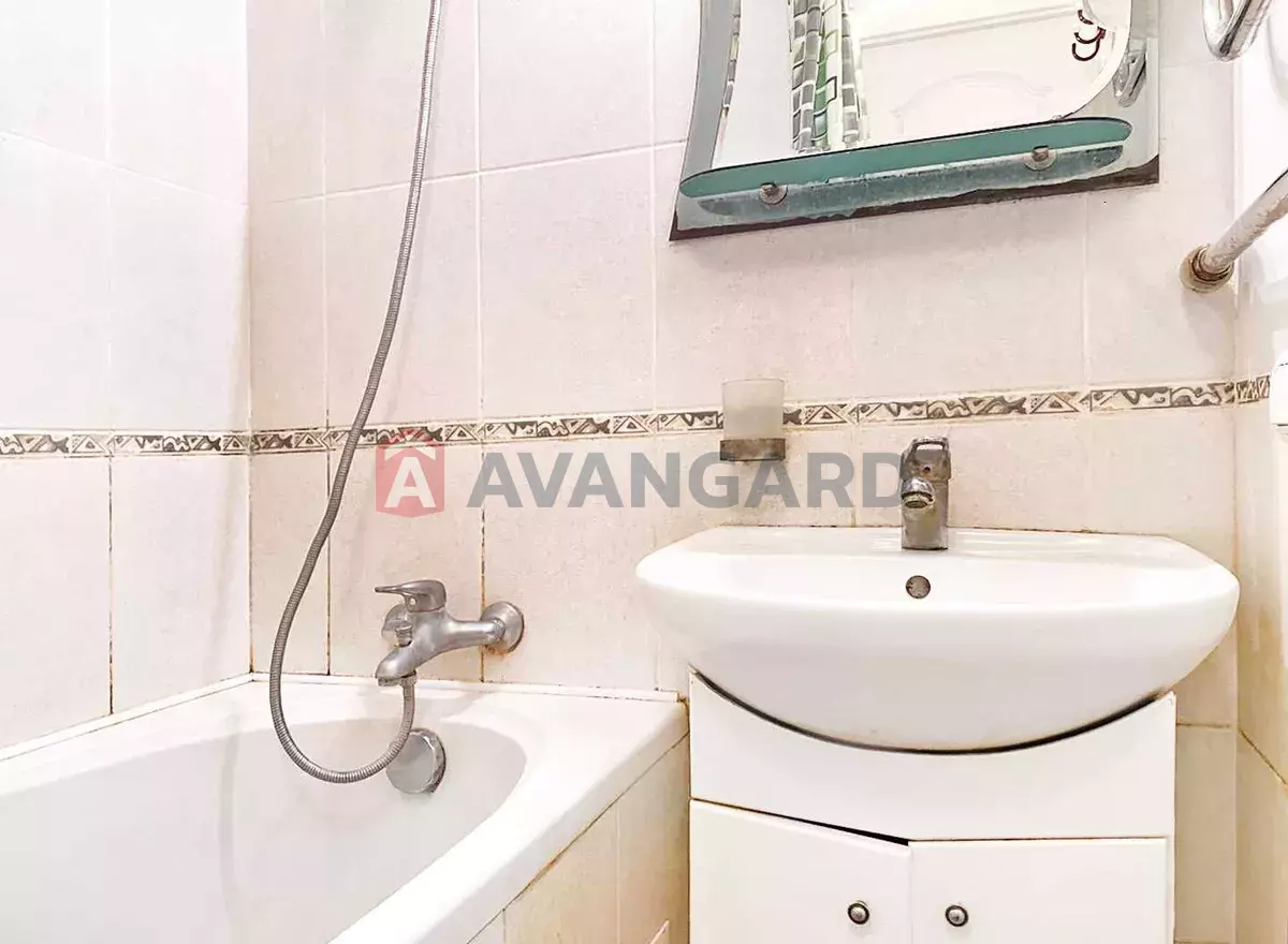 3 . , 66/-/8 . ., 8/9   4