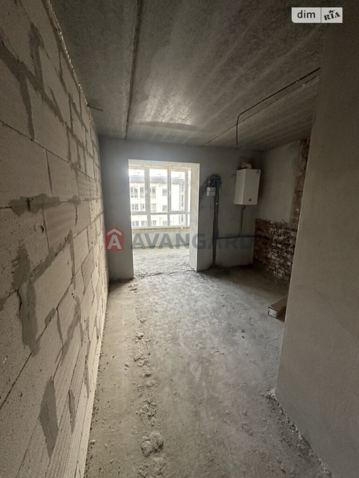 3 ��. ��������, 82/46/18 ��. �., 9/10 ������ ���� 2