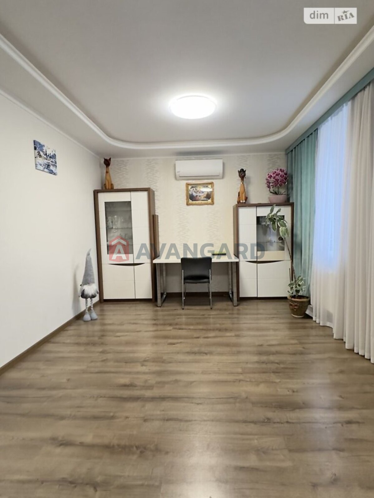 4 ��. ��������, 147/70/14 ��. �., 9/9 ������ ���� 14