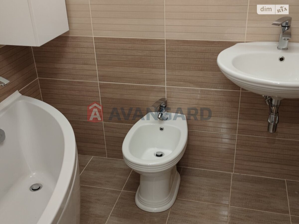 1 ��. ��������, 42/18/10 ��. �., 11/16 ������ ���� 14