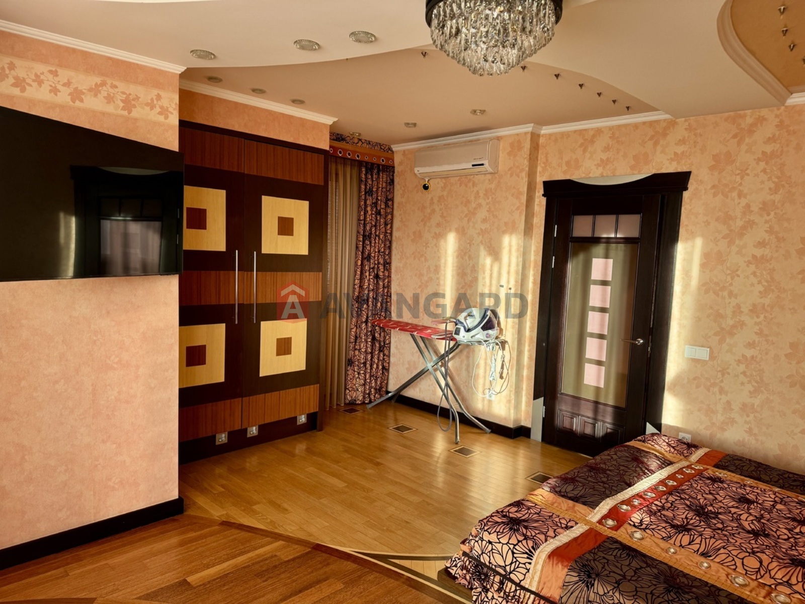 3 ����. ��������, 121/65/20 ��. �., 18/24 ���� ���� 10