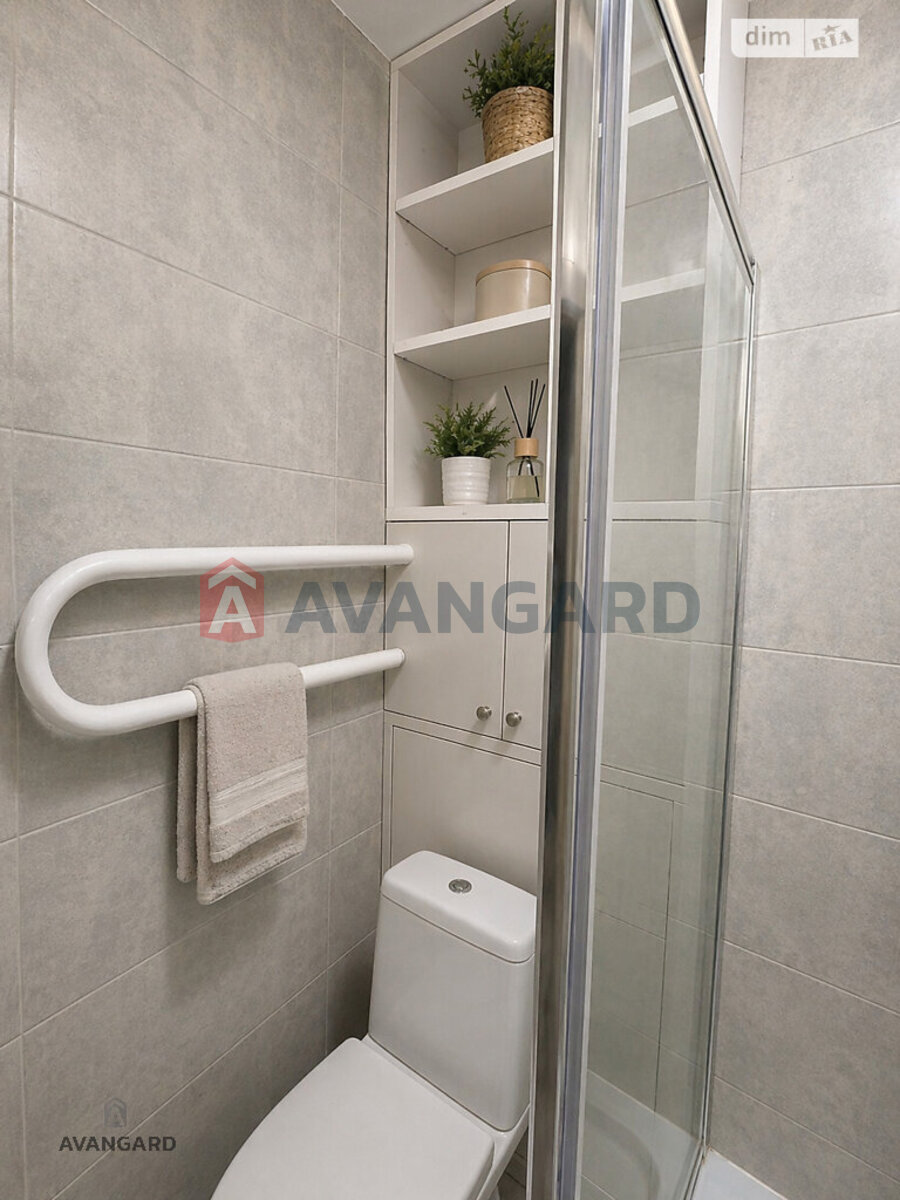 1 ��. ��������, 30/20/5 ��. �., 2/5 ������ ���� 8