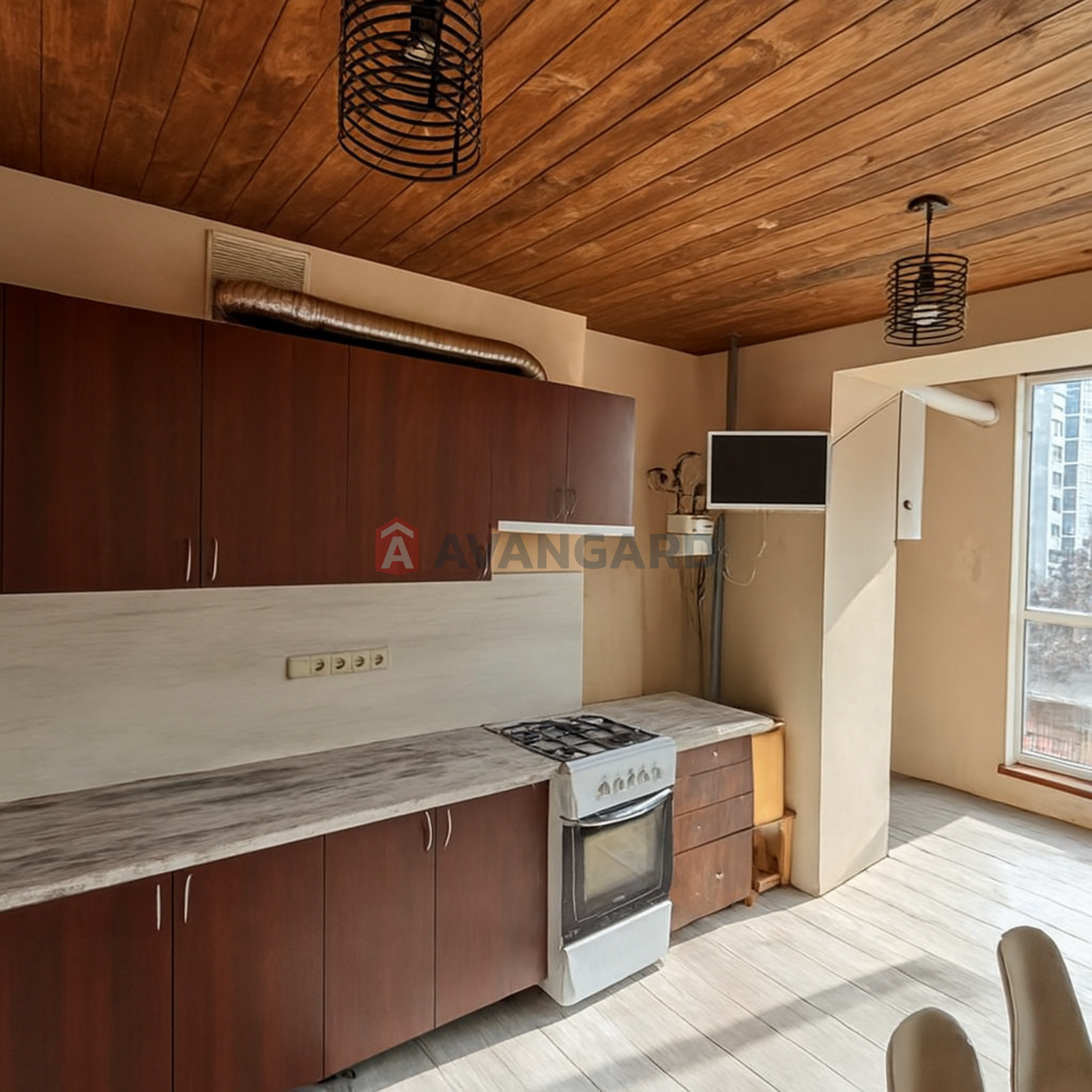 1 ��. ��������, 43/17/11 ��. �., 4/12 ������ ���� 2