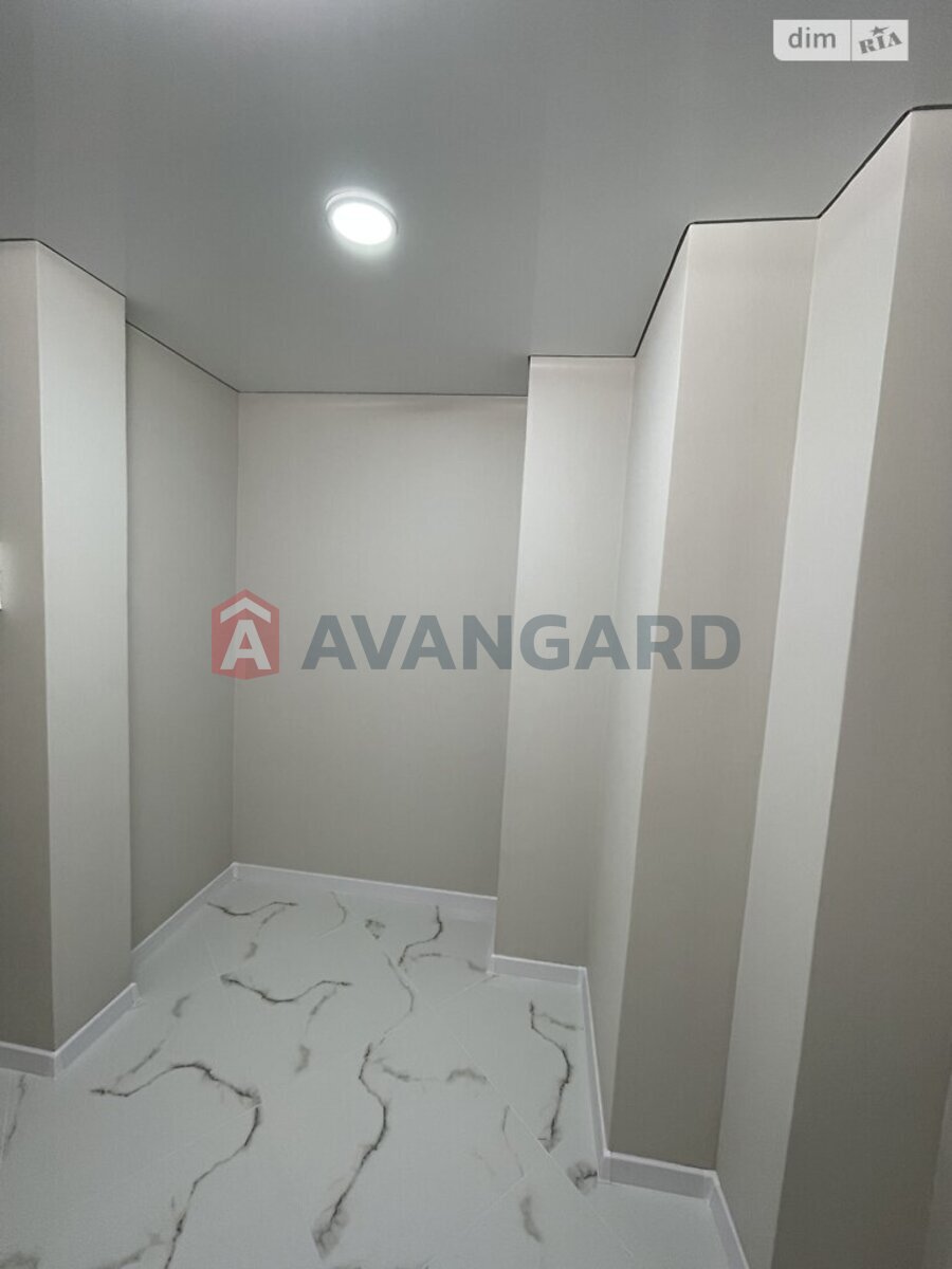 1 ����. ��������, 43/17/10 ��. �., 4/9 ���� ���� 4