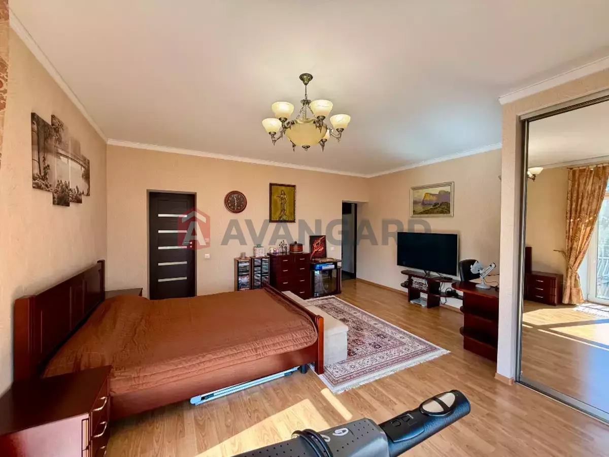 4 ��. ��������, 168/105/13 ��. �., 7/10 ������ ���� 16