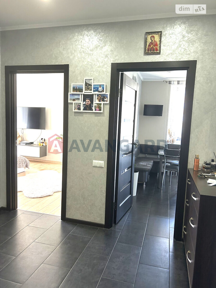 2 ��. ��������, 66/36/11 ��. �., 5/10 ������ ���� 15