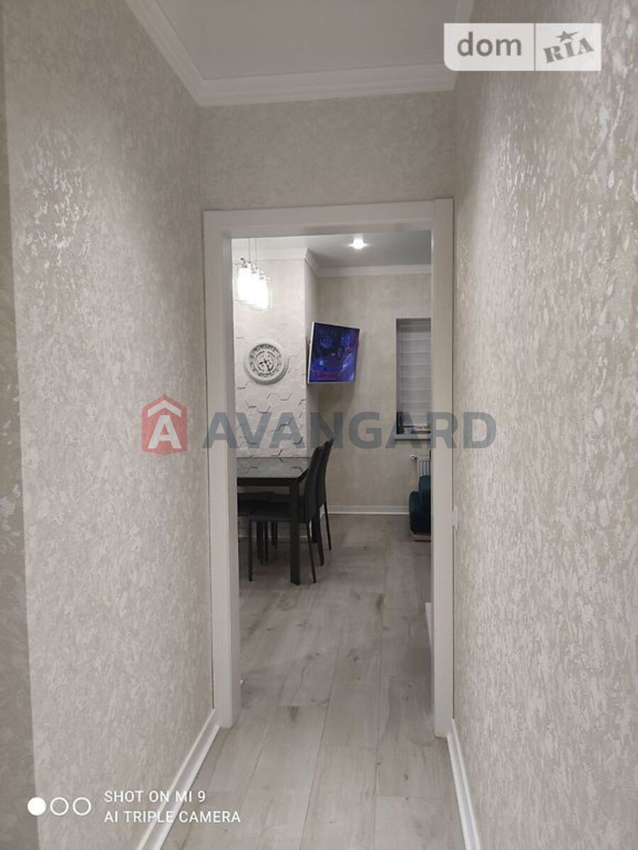 3 ��. ��������, 119/92/27 ��. �., 2/5 ������ ���� 12