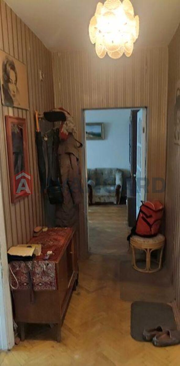 2 ��. ��������, 60/-/8 ��. �., 9/9 ������ ���� 4