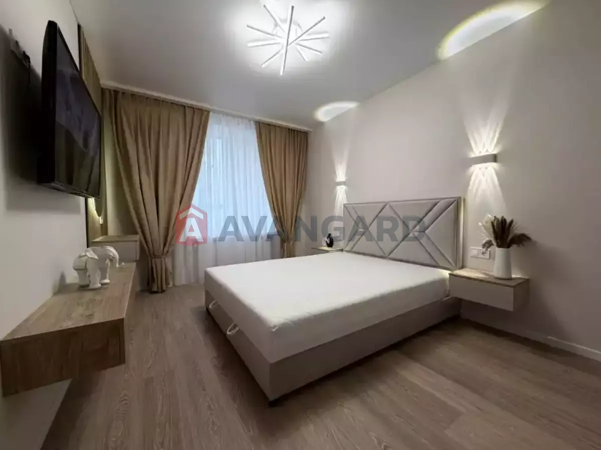 1 ��. ��������, 49/15/20 ��. �., 4/10 ������ ���� 12