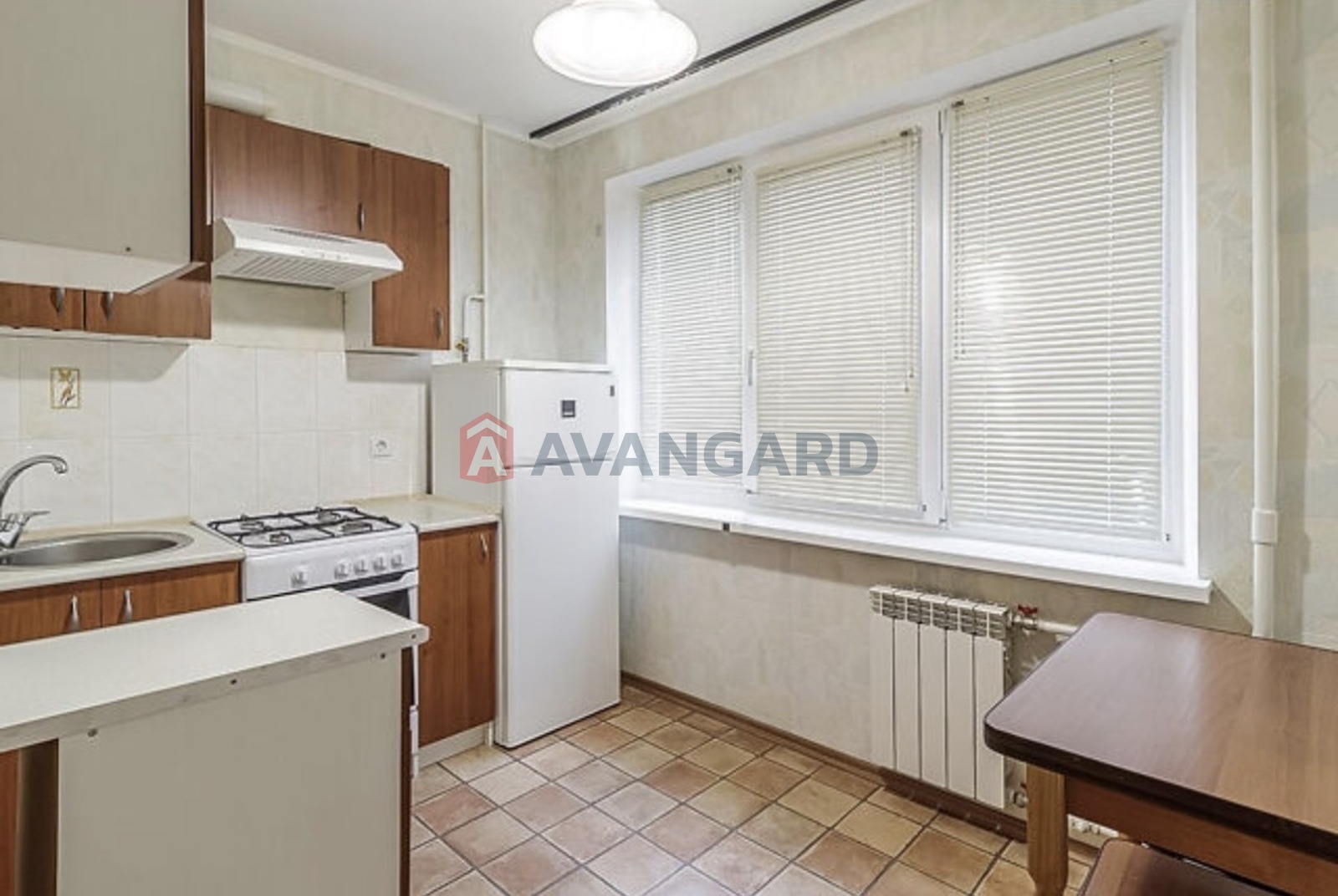 1 ��. ��������, 36/17/8 ��. �., 2/9 ������ ���� 9