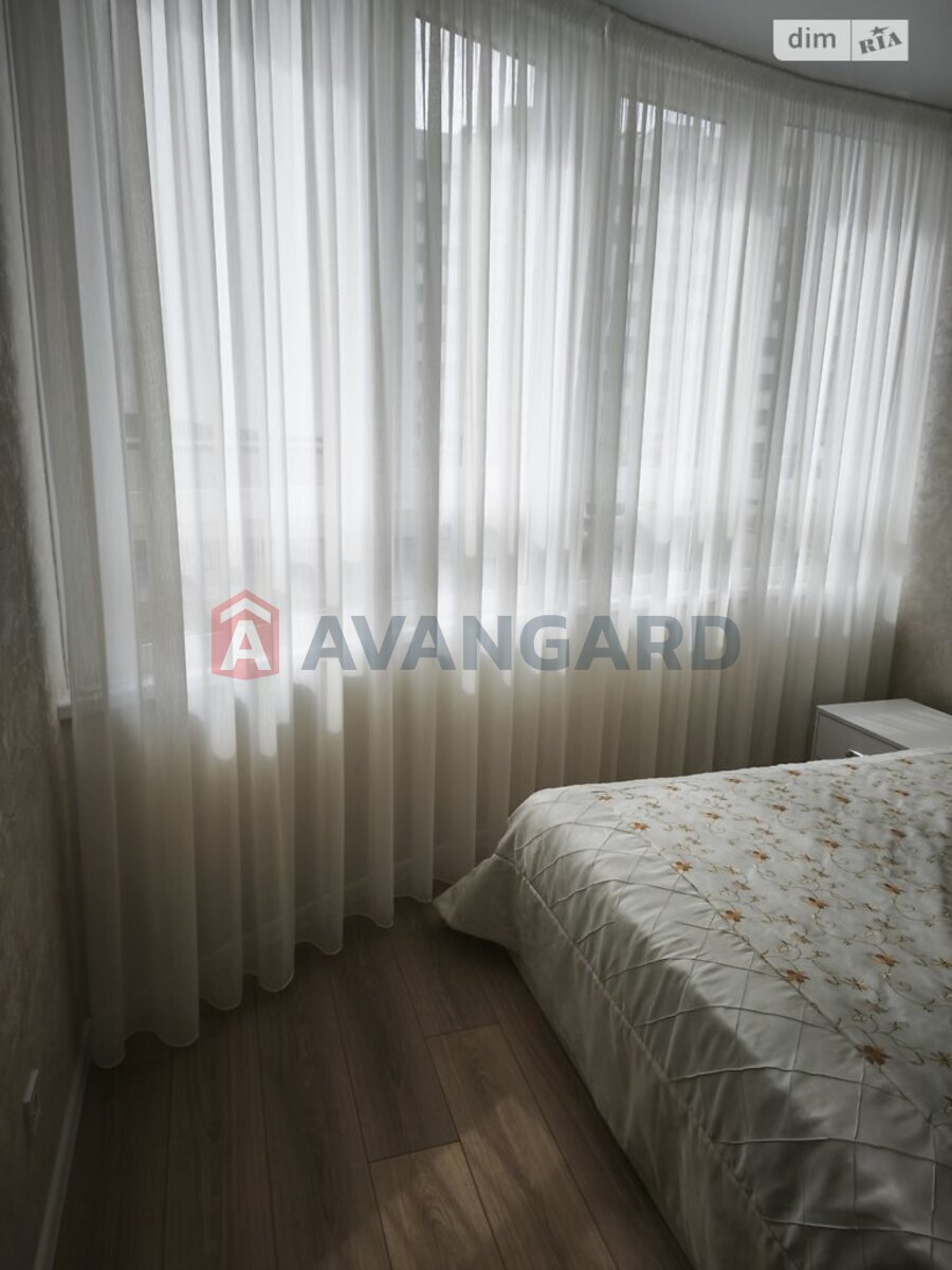 2 ��. ��������, 68/36/21 ��. �., 1/8 ������ ���� 16