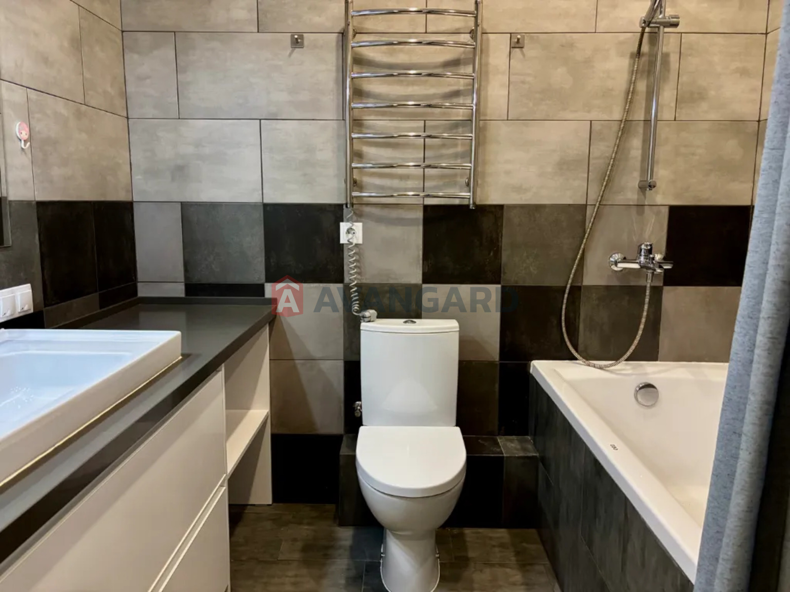 3 ��. ��������, 78/22/29 ��. �., 9/11 ������ ���� 15