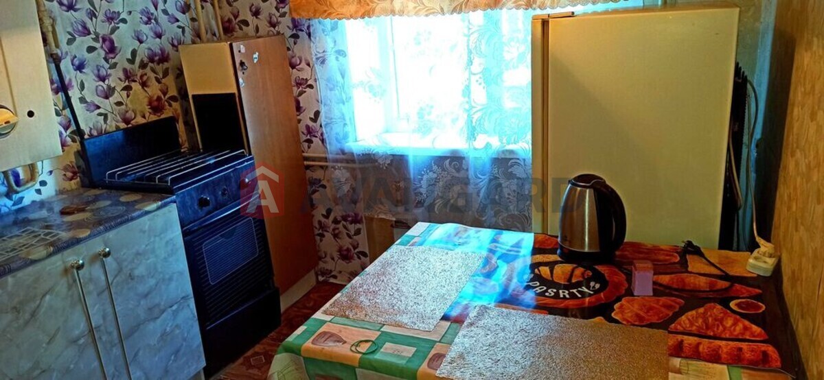 2 ��. ��������, 48/-/7 ��. �., 4/5 ������ ���� 2