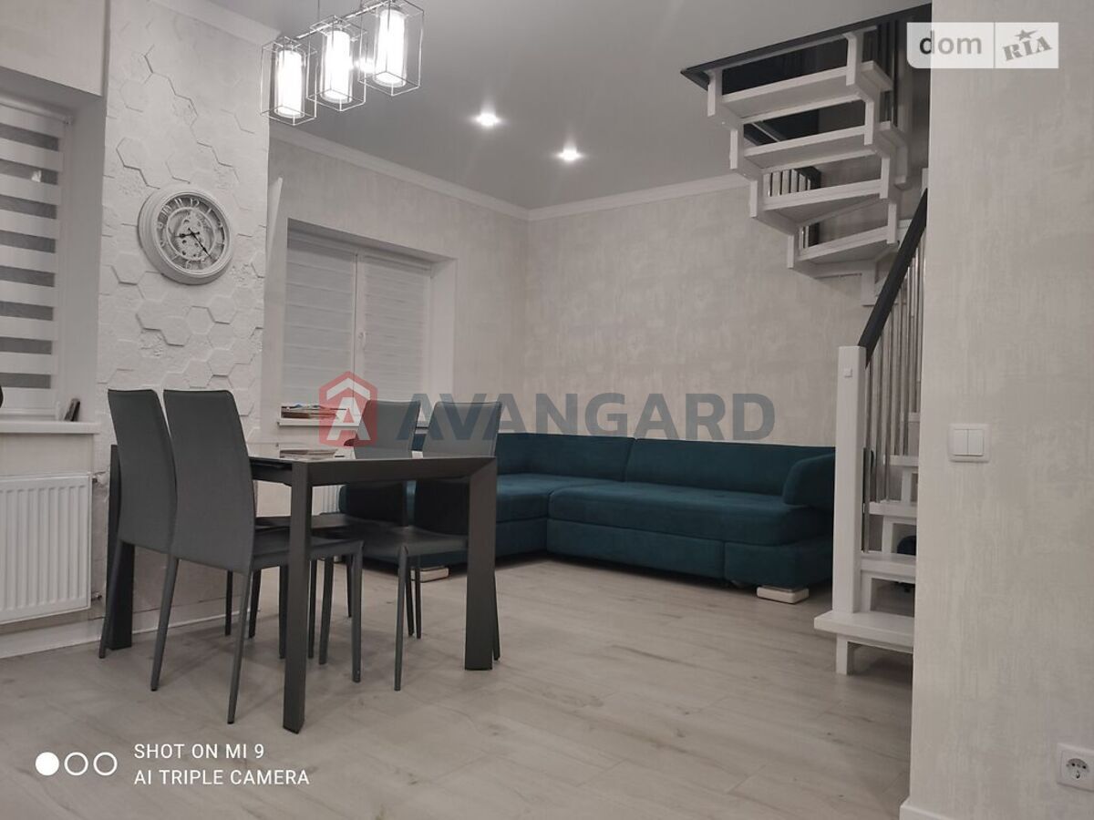 3 ��. ��������, 119/92/27 ��. �., 2/5 ������ ���� 3