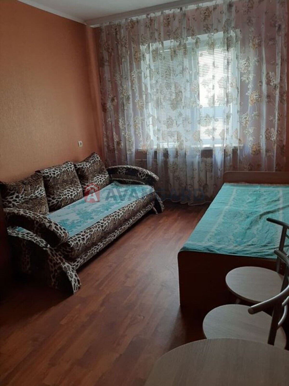 2 ����. ��������, 52/-/7 ��. �., 8/10 ���� ���� 5