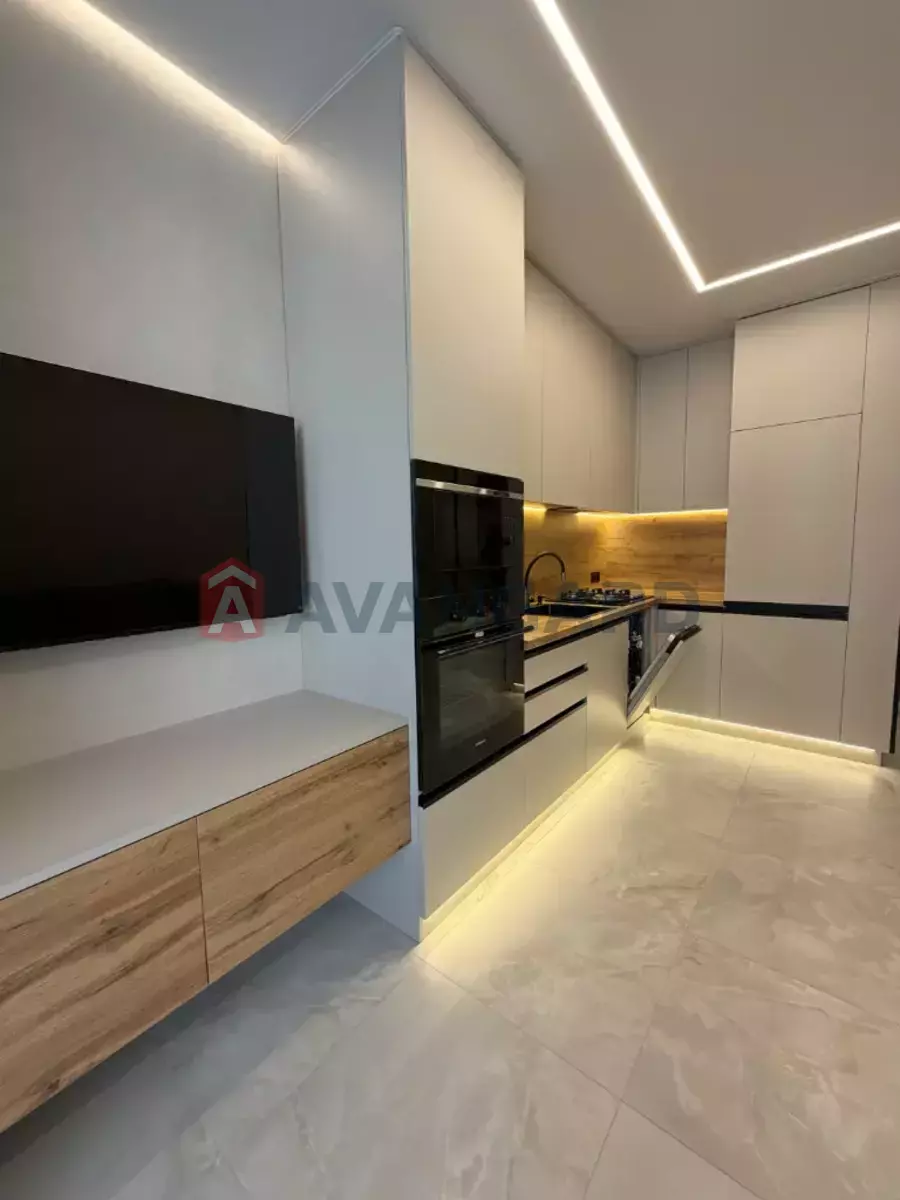 1 ��. ��������, 45/17/18 ��. �., 8/10 ������ ���� 4