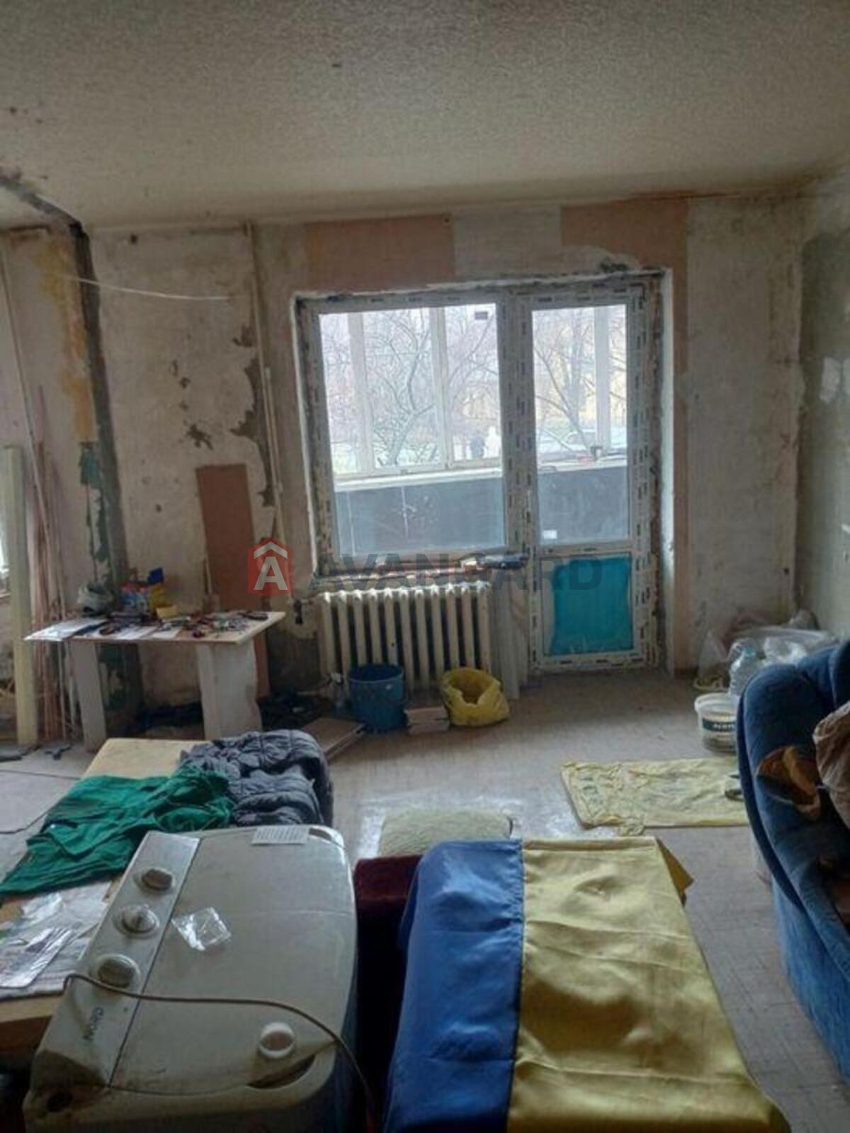 1 . , 33/-/5 . ., 1/9   4