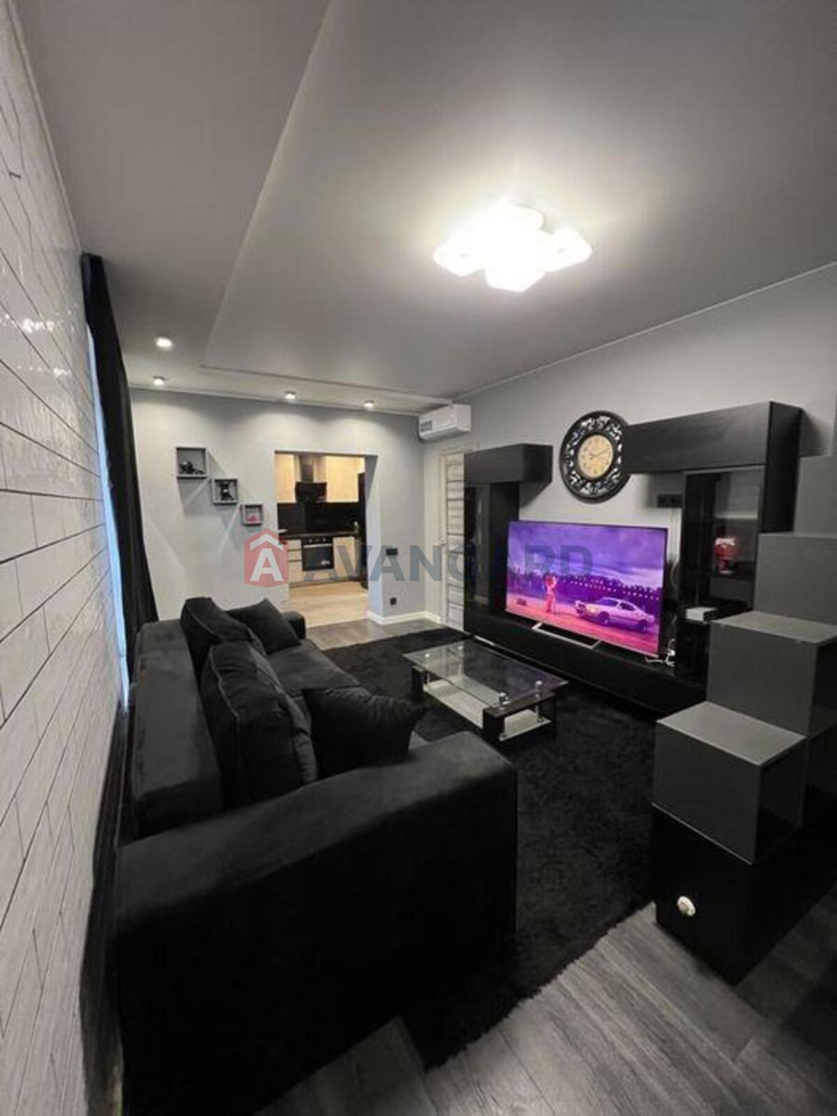 1 ��. ��������, 44/-/12 ��. �., 8/8 ������ ���� 1