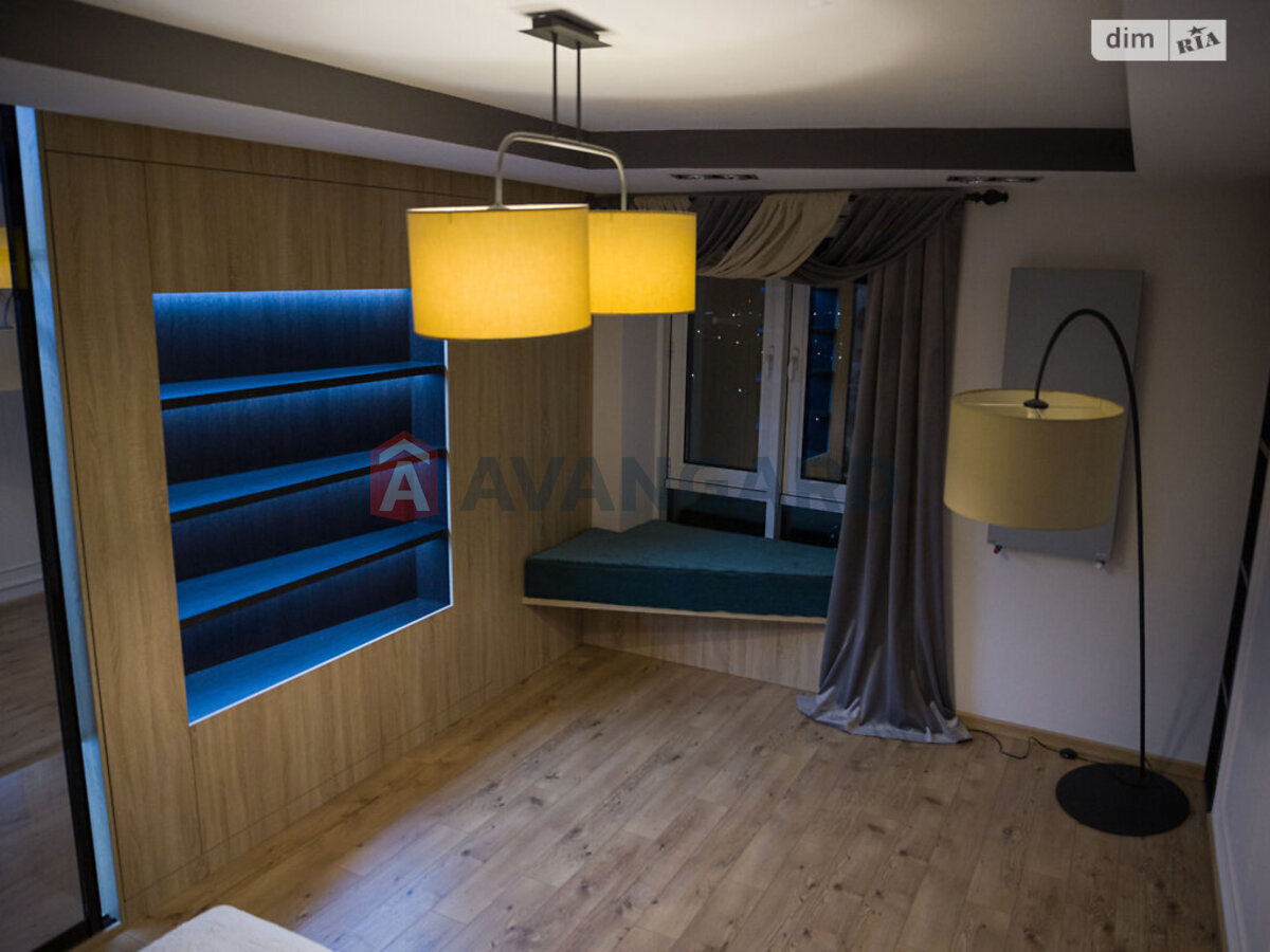 1 ����. ��������, 46/20/14 ��. �., 15/16 ���� ���� 13