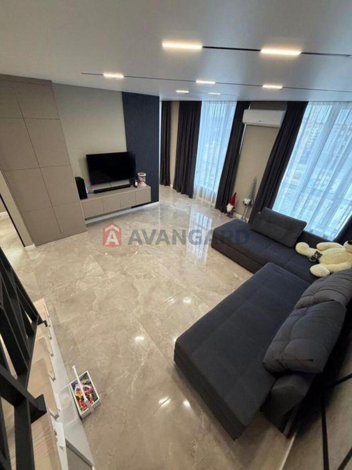 3 ��. ��������, 108/-/15 ��. �., 9/10 ������ ���� 11