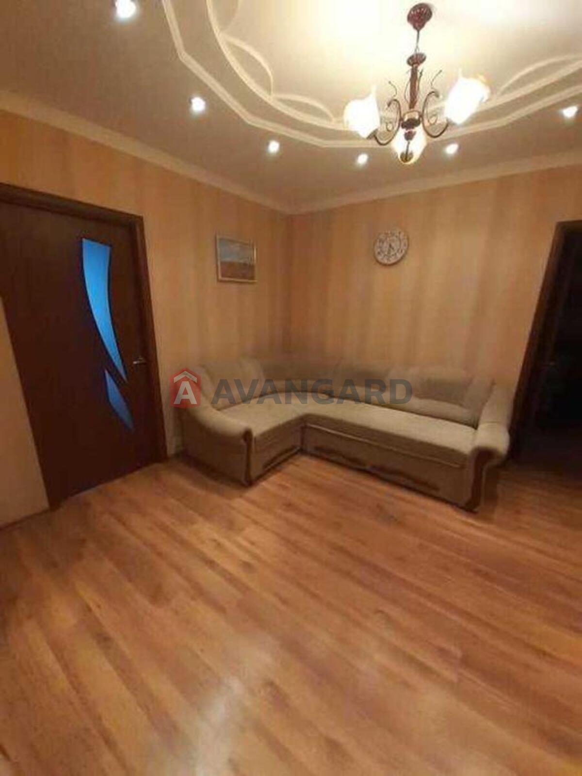 3 ����. ��������, 74/-/9 ��. �., 16/16 ���� ���� 8