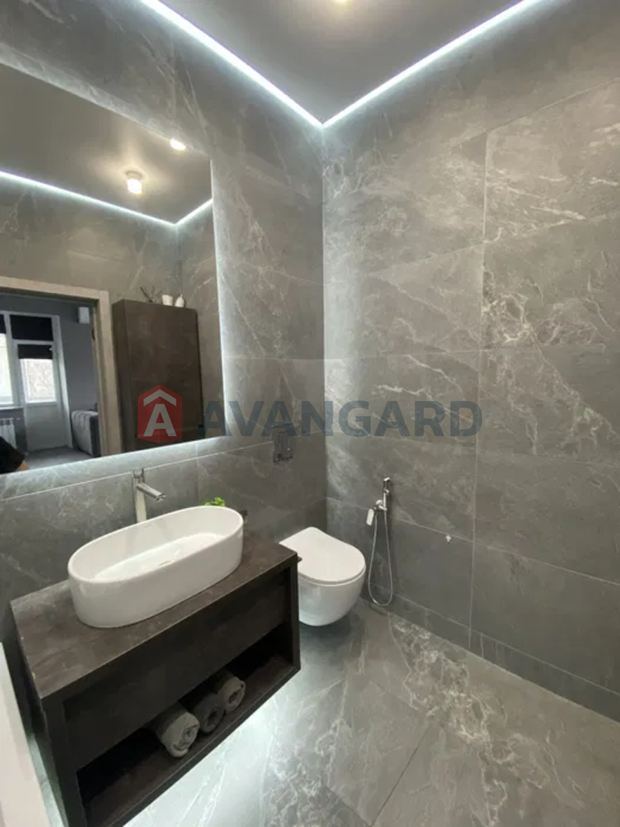 3 ����. ��������, 75/-/7 ��. �., 5/5 ���� ���� 18