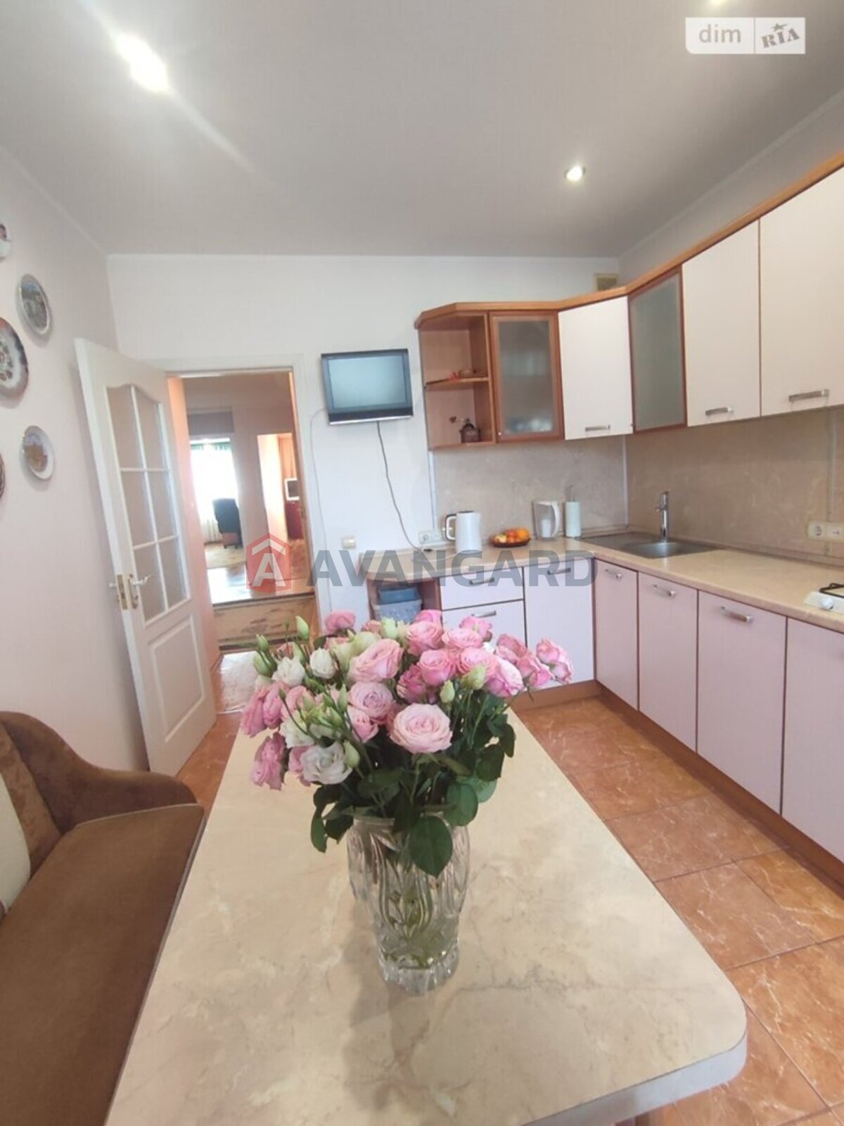 4 ��. ��������, 119/-/- ��. �., 5/5 ������ ���� 1