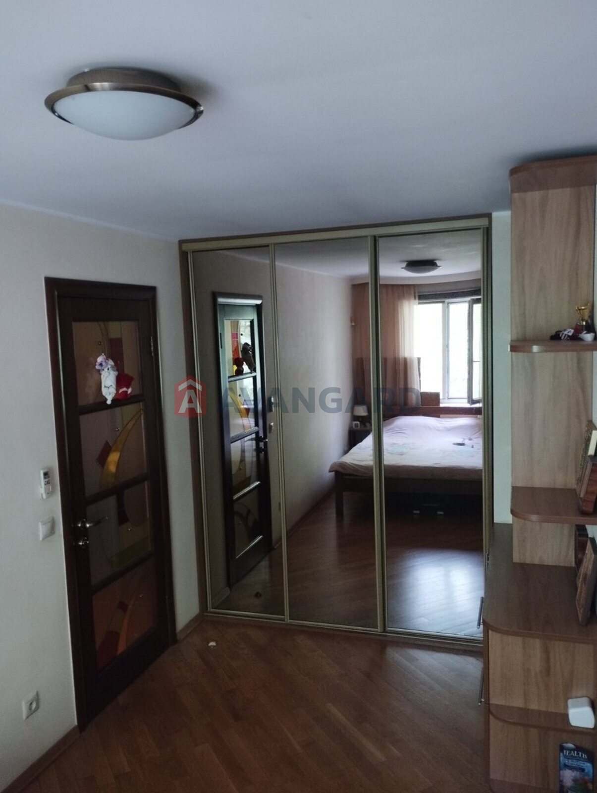 2 ����. ��������, 46/28/7 ��. �., 3/5 ���� ���� 8