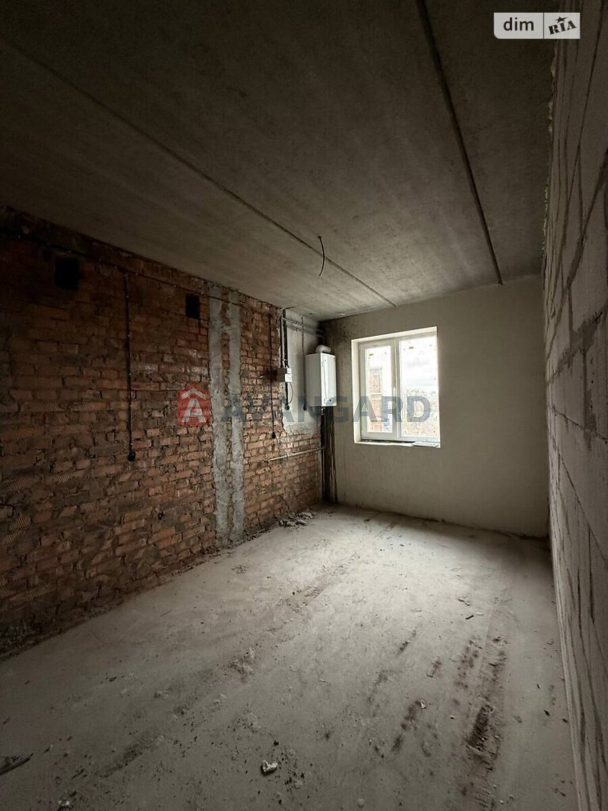 3 ��. ��������, 84/46/11 ��. �., 4/9 ������ ���� 12