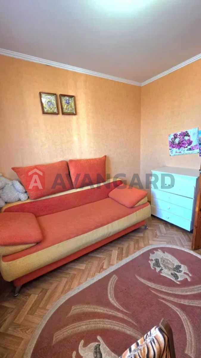 3 ��. ��������, 63/-/6 ��. �., 8/9 ������ ���� 10