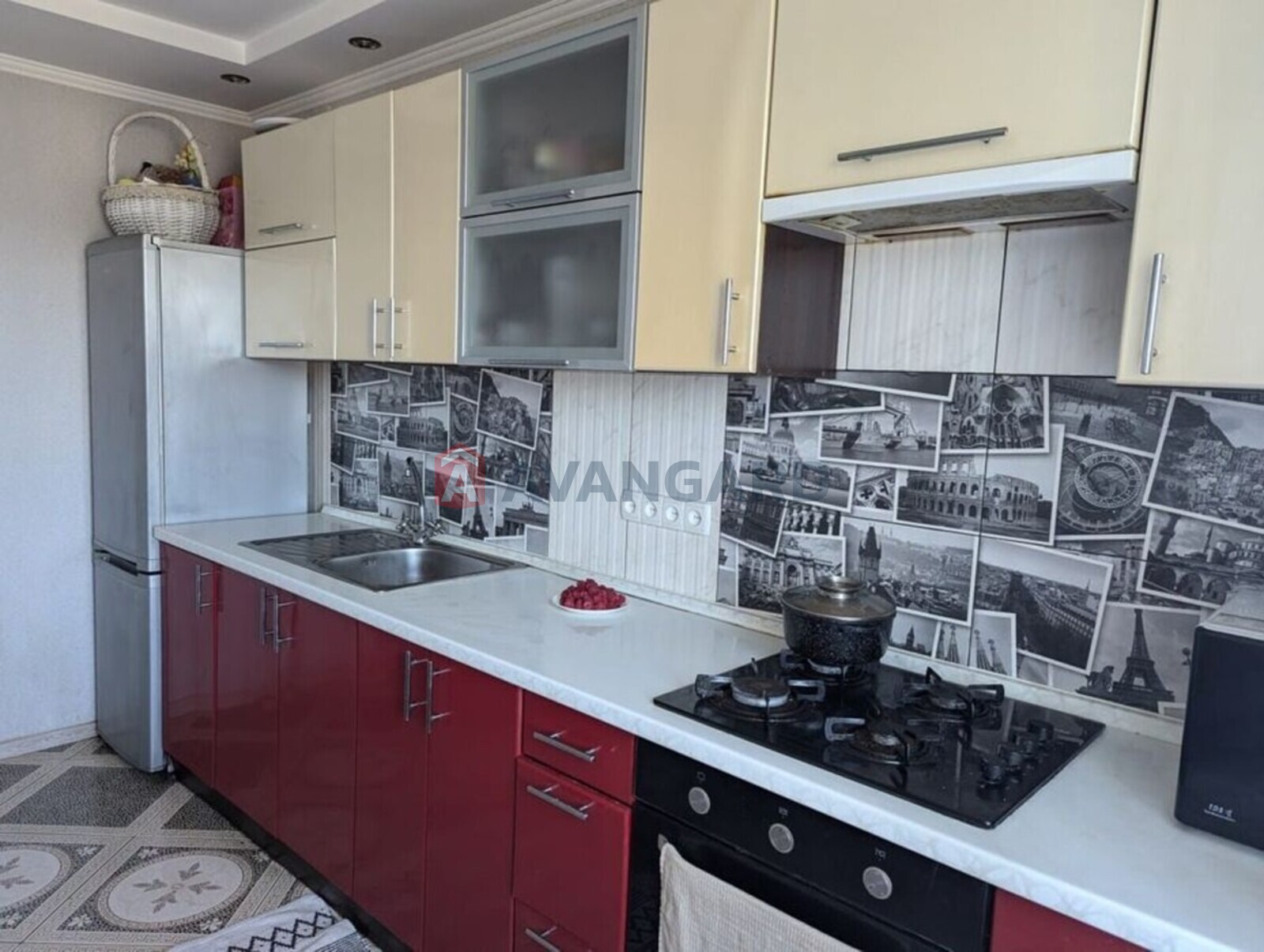 3 ��. ��������, 84/-/10 ��. �., 8/9 ������ ���� 8