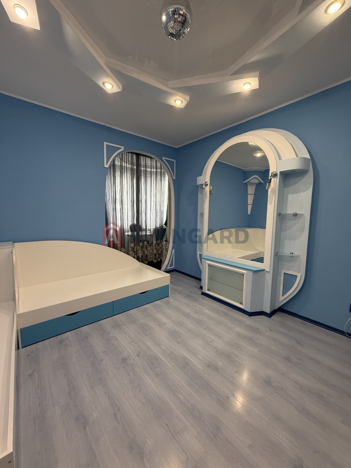 2 ��. ��������, 72/40/12 ��. �., 2/19 ������ ���� 6