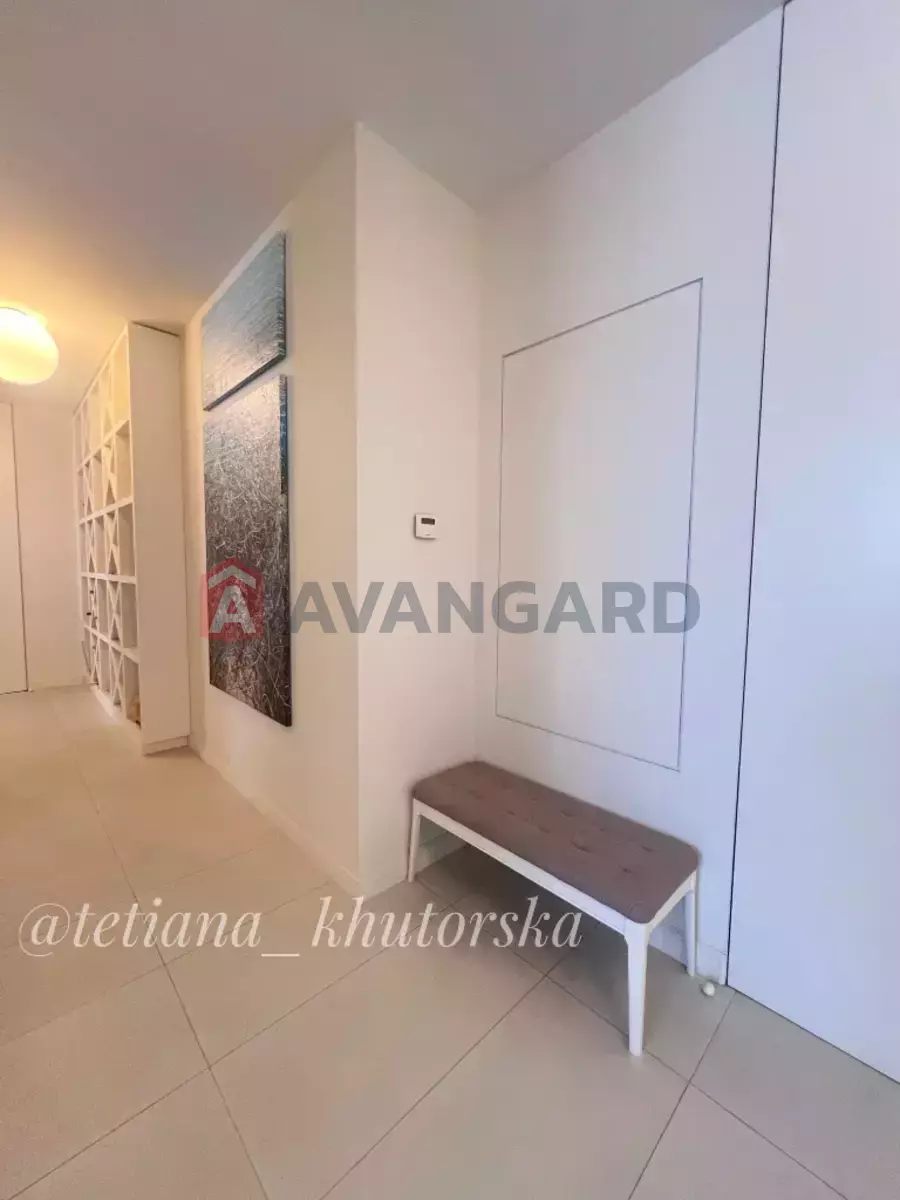 5 ��. ��������, 300/-/- ��. �., 8/22 ������ ���� 25