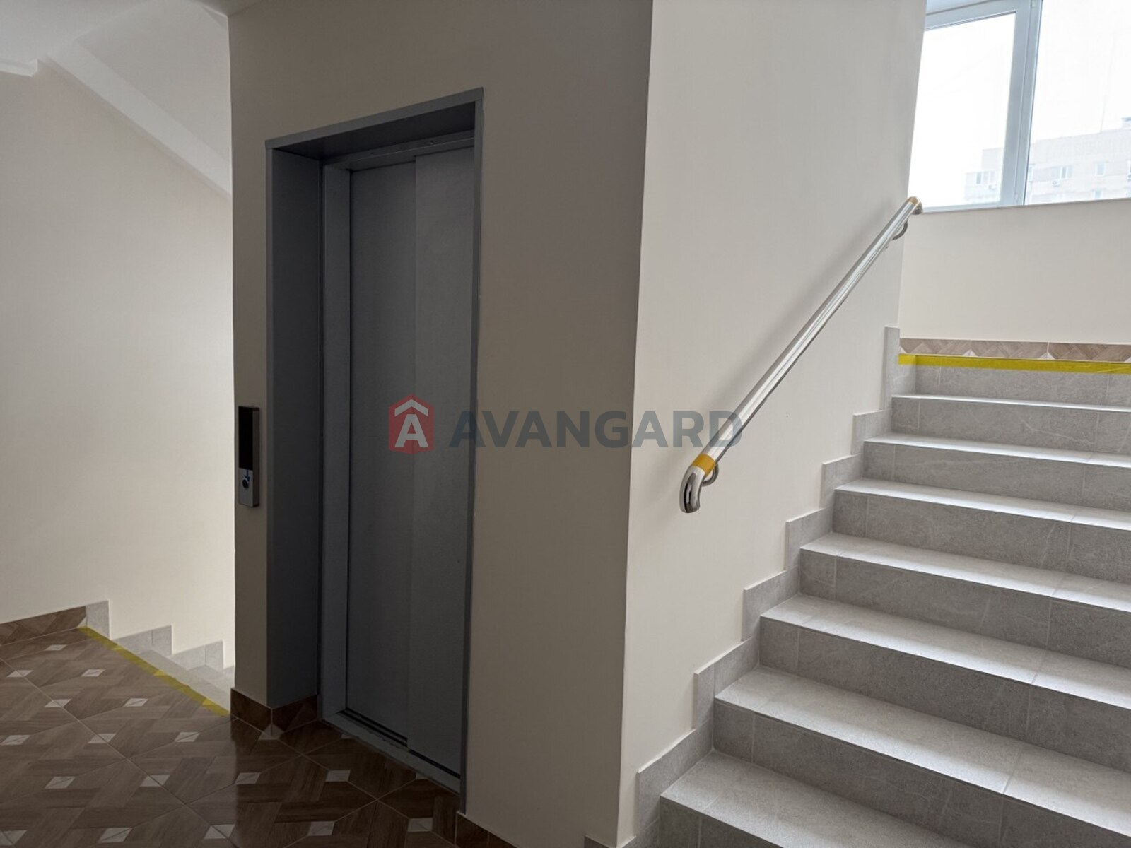 1 ��. ��������, 39,2/17,6/6.3 ��. �., 6/9 ������ ���� 4