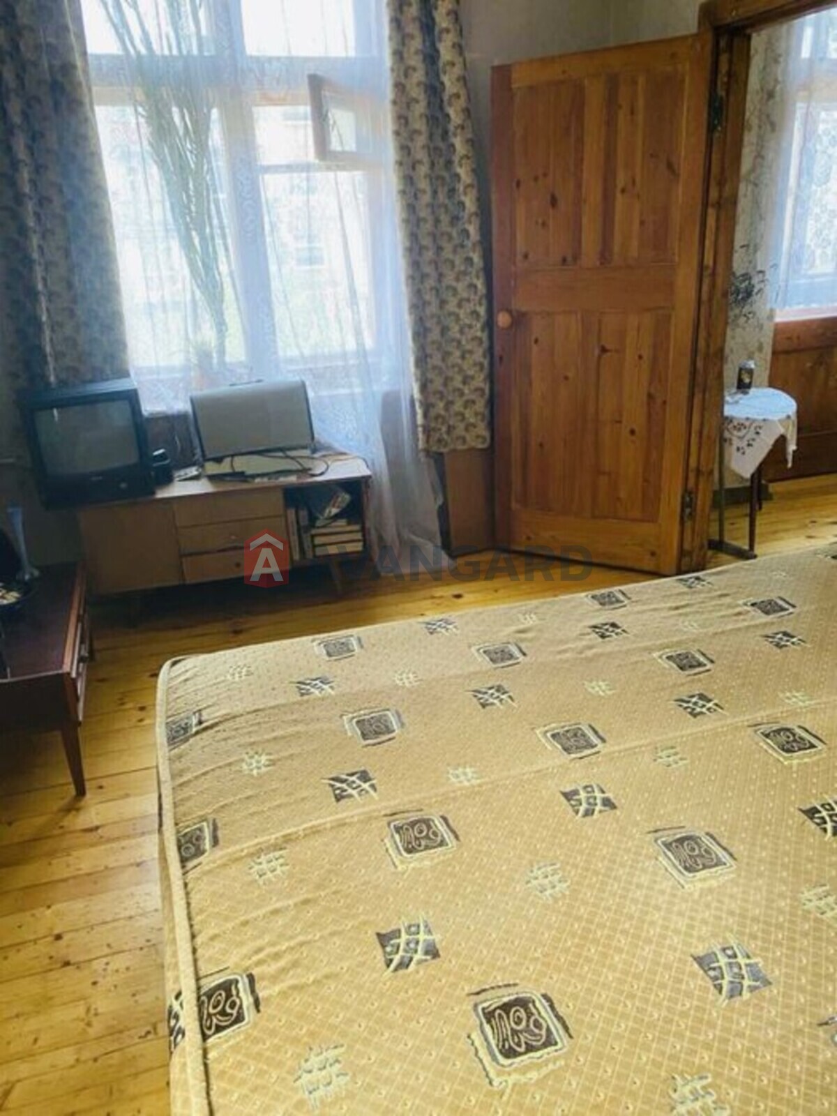 2 ��. ��������, 53/-/8 ��. �., 2/5 ������ ���� 6